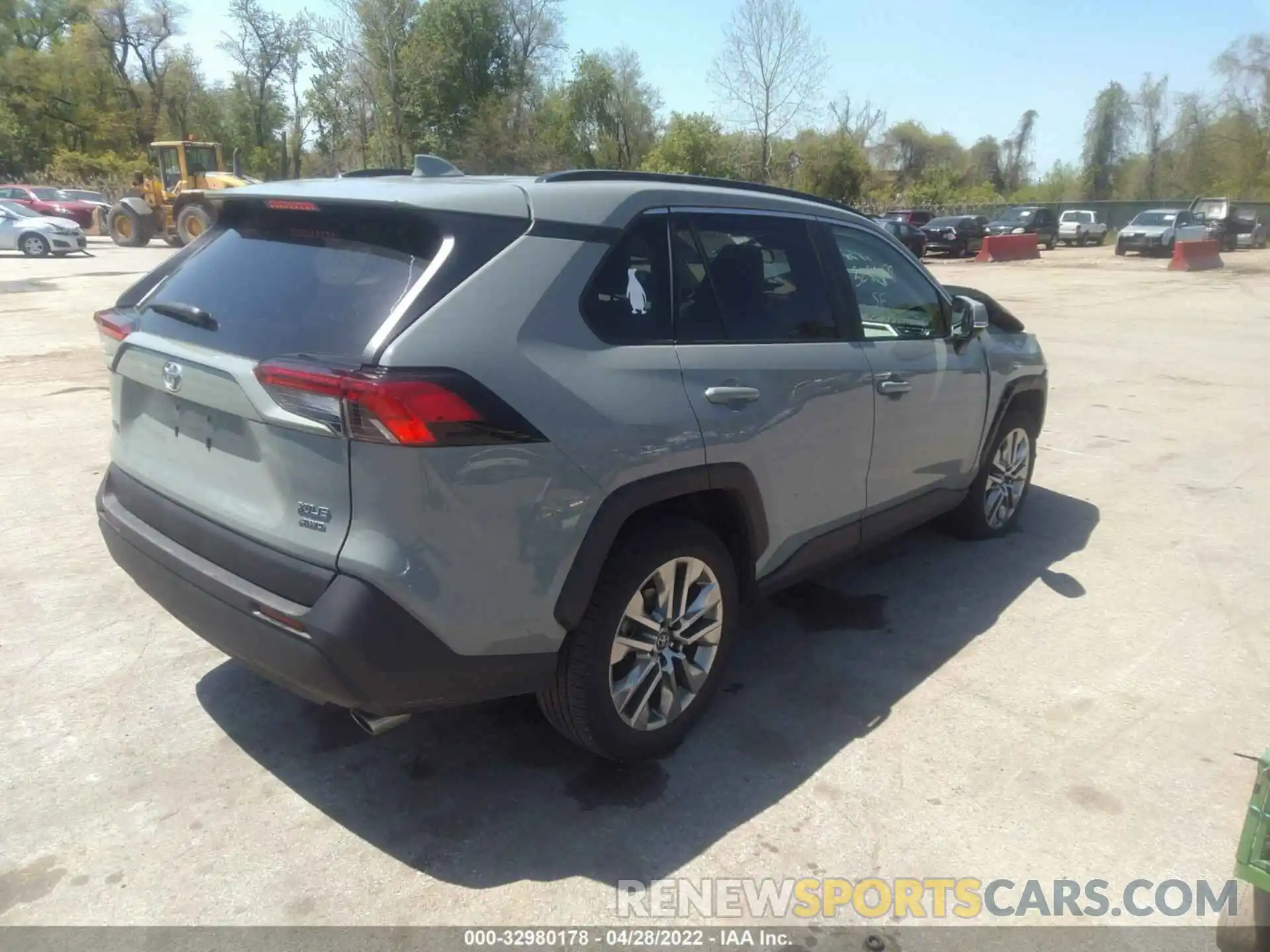 4 Фотография поврежденного автомобиля 2T3A1RFV6KC057201 TOYOTA RAV4 2019