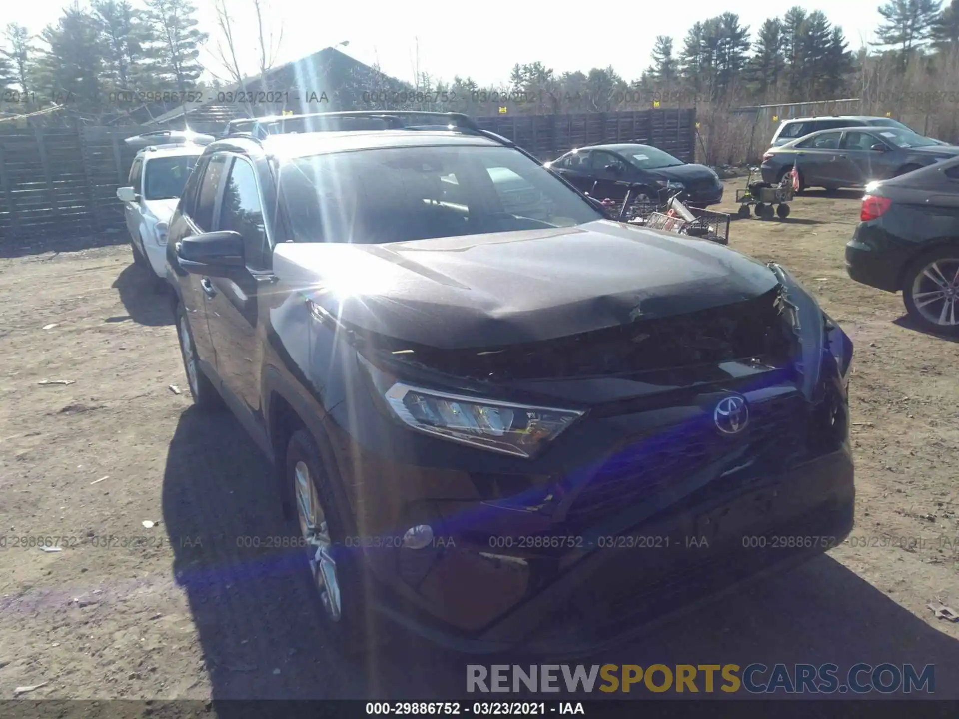 1 Photograph of a damaged car 2T3A1RFV6KW001659 TOYOTA RAV4 2019