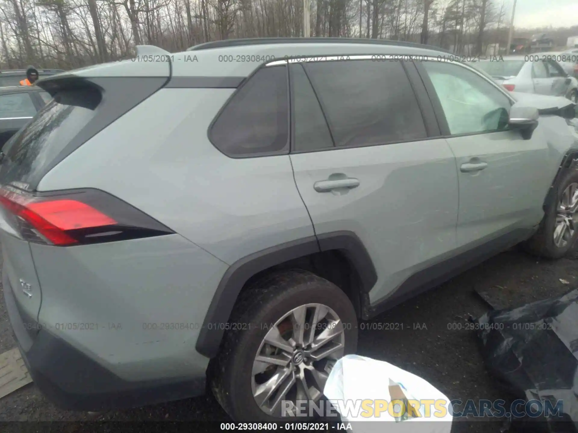 4 Photograph of a damaged car 2T3A1RFV6KW044995 TOYOTA RAV4 2019