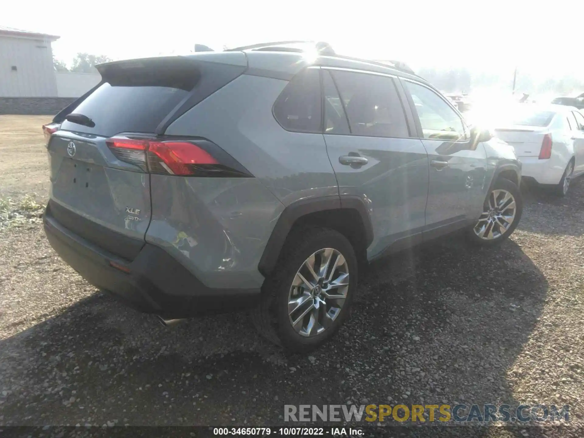 4 Photograph of a damaged car 2T3A1RFV6KW048190 TOYOTA RAV4 2019