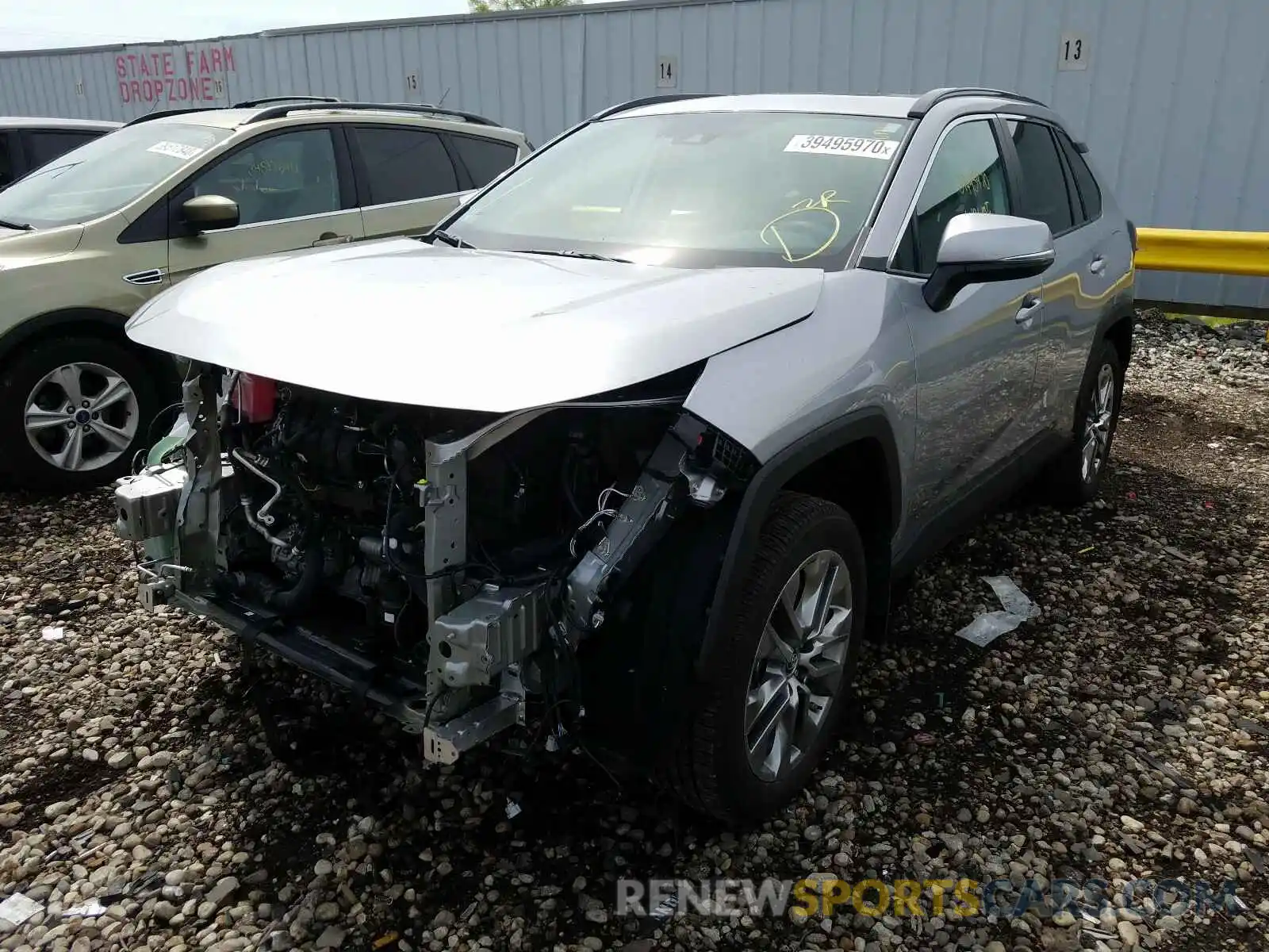 2 Photograph of a damaged car 2T3A1RFV6KW066222 TOYOTA RAV4 2019