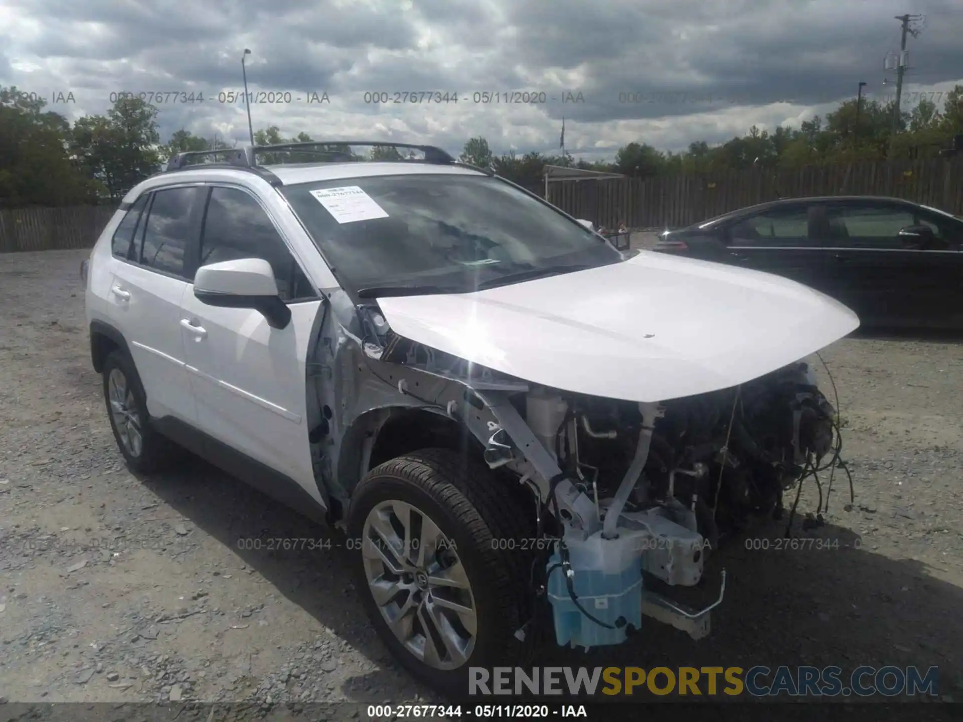 1 Photograph of a damaged car 2T3A1RFV6KW066625 TOYOTA RAV4 2019