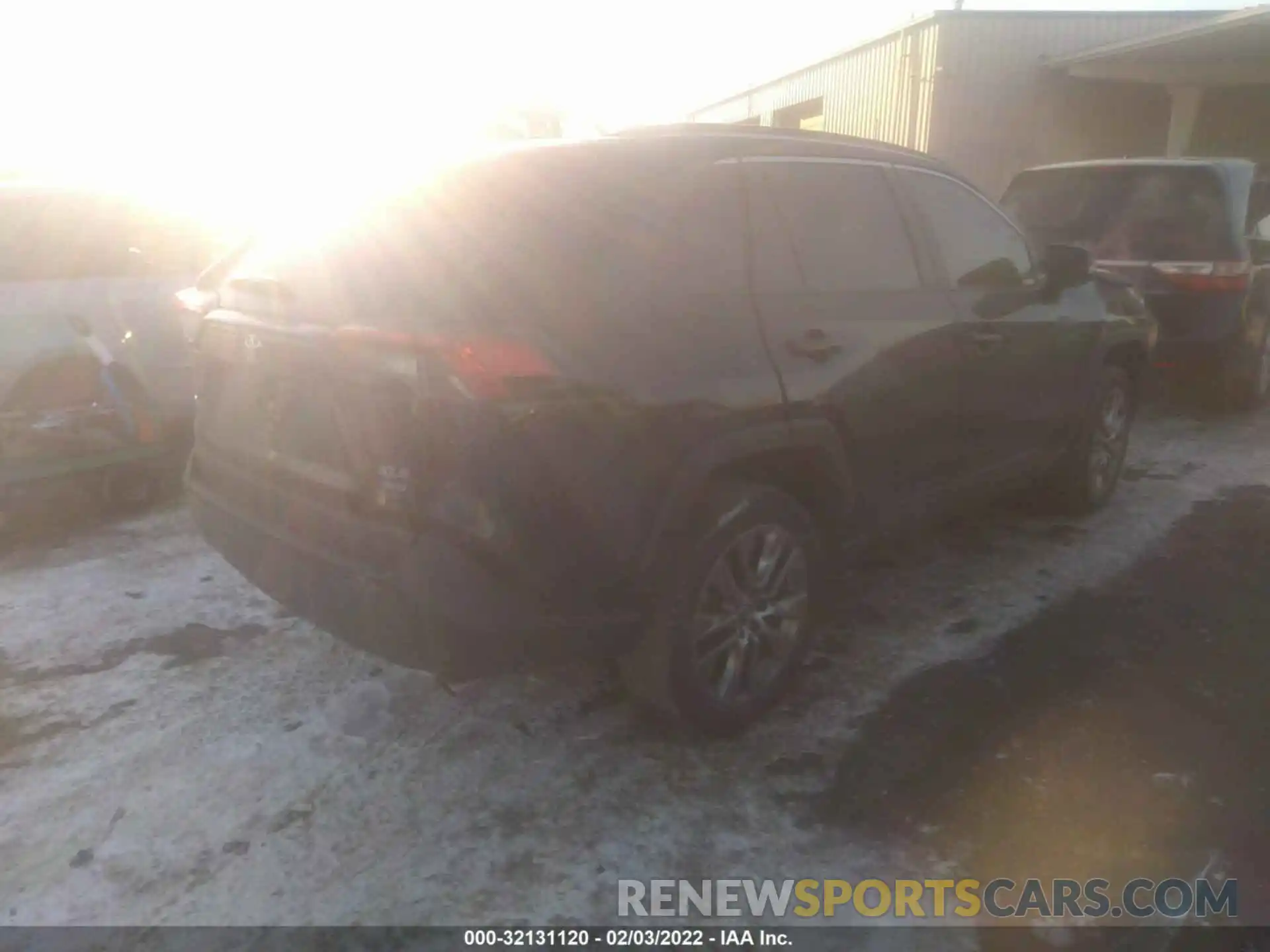 4 Photograph of a damaged car 2T3A1RFV6KW069721 TOYOTA RAV4 2019