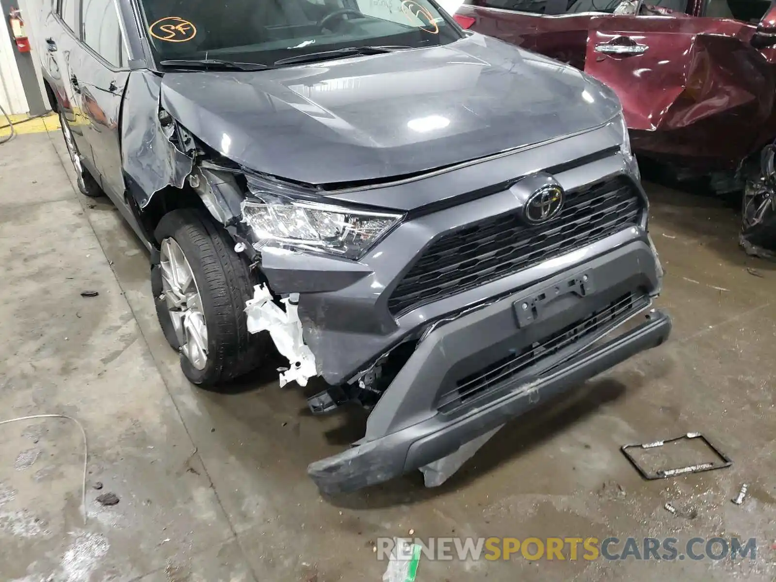 9 Photograph of a damaged car 2T3A1RFV6KW078144 TOYOTA RAV4 2019