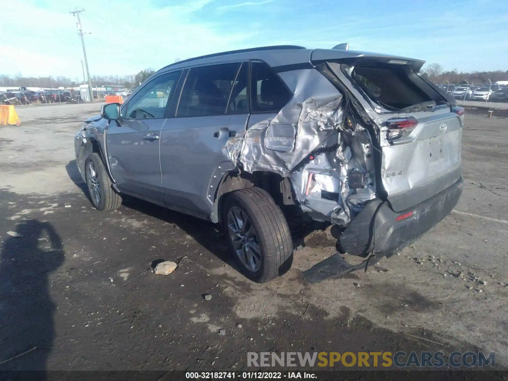 3 Photograph of a damaged car 2T3A1RFV6KW080735 TOYOTA RAV4 2019