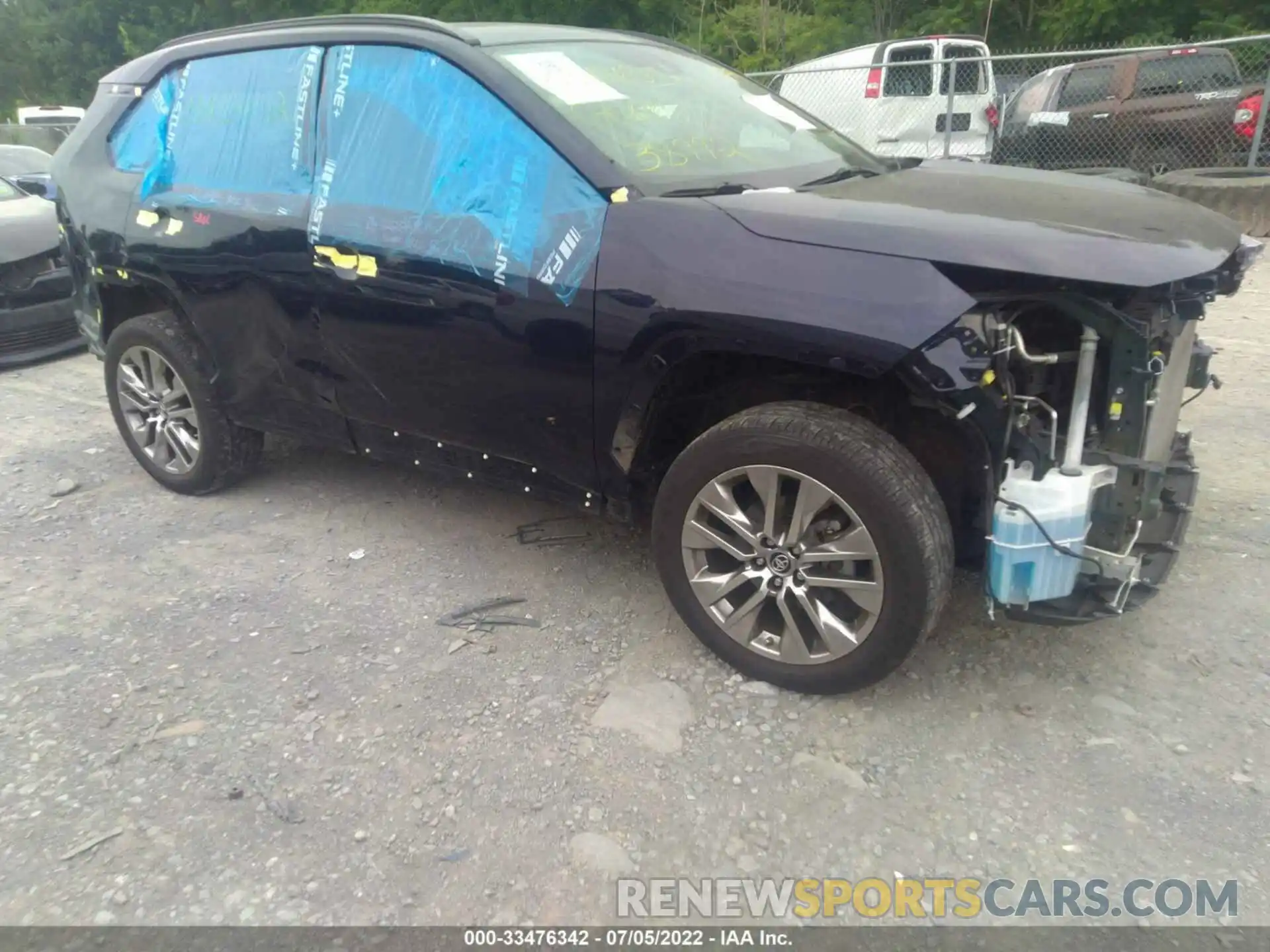 1 Photograph of a damaged car 2T3A1RFV7KC035482 TOYOTA RAV4 2019