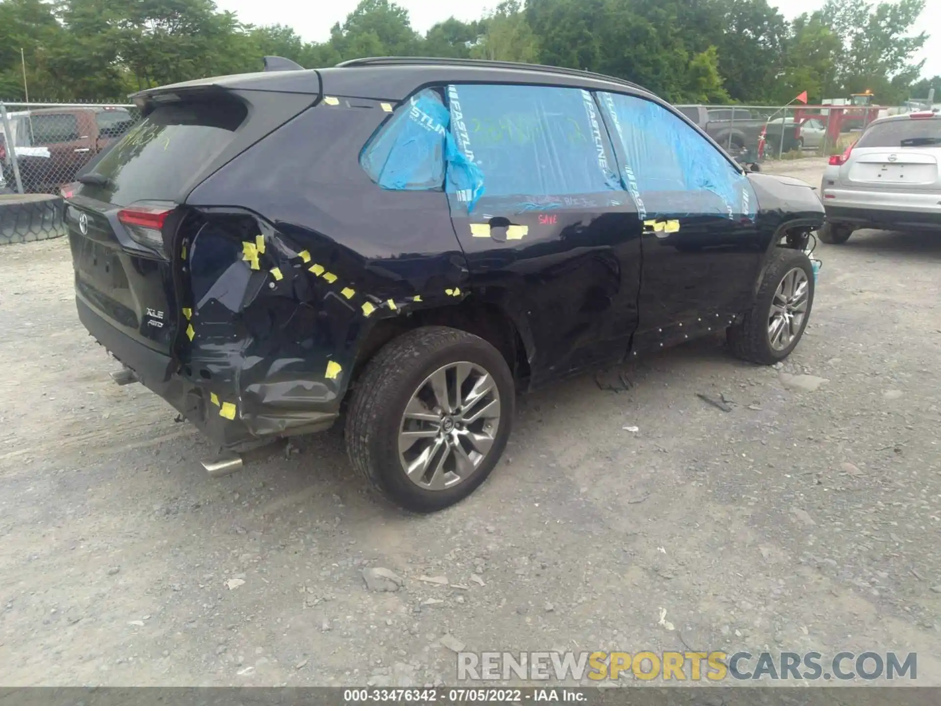 4 Photograph of a damaged car 2T3A1RFV7KC035482 TOYOTA RAV4 2019