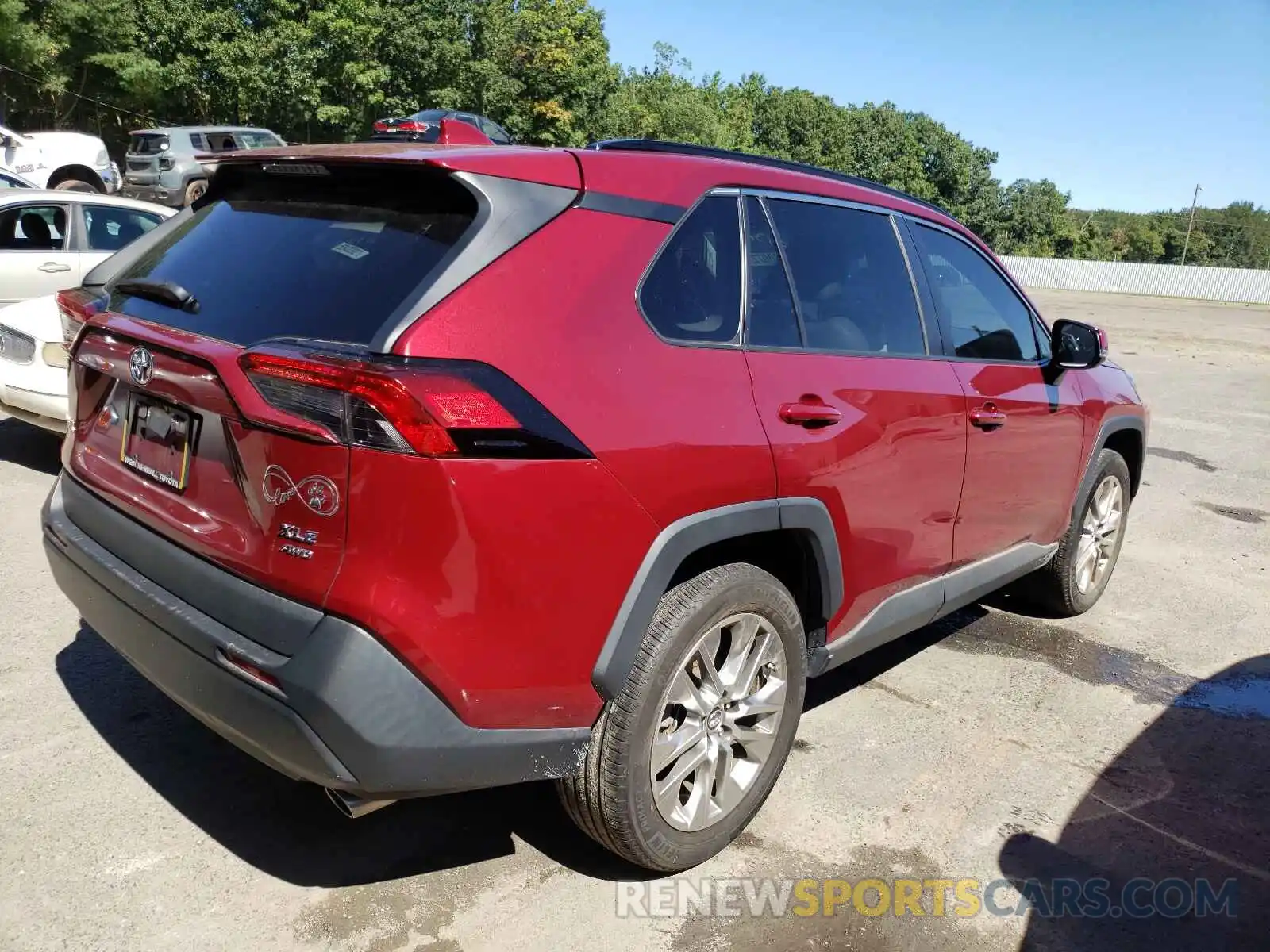 4 Photograph of a damaged car 2T3A1RFV7KW002464 TOYOTA RAV4 2019