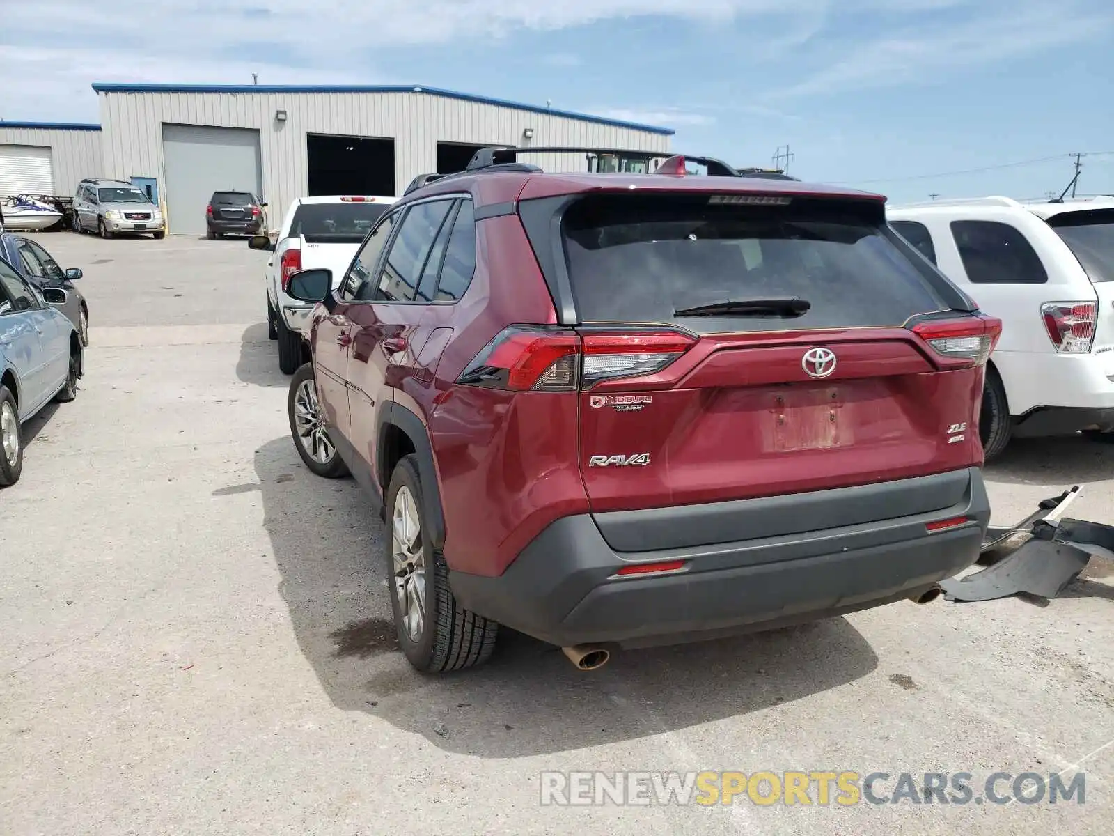 3 Photograph of a damaged car 2T3A1RFV7KW020592 TOYOTA RAV4 2019