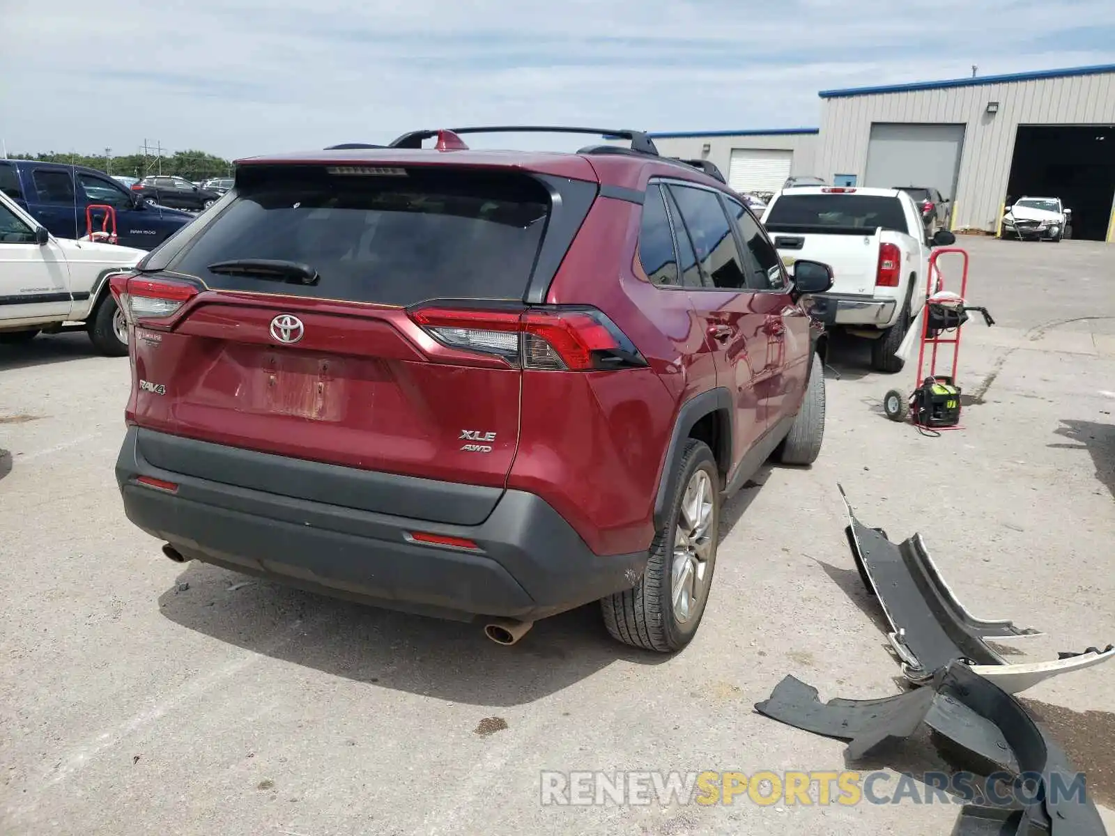 4 Photograph of a damaged car 2T3A1RFV7KW020592 TOYOTA RAV4 2019