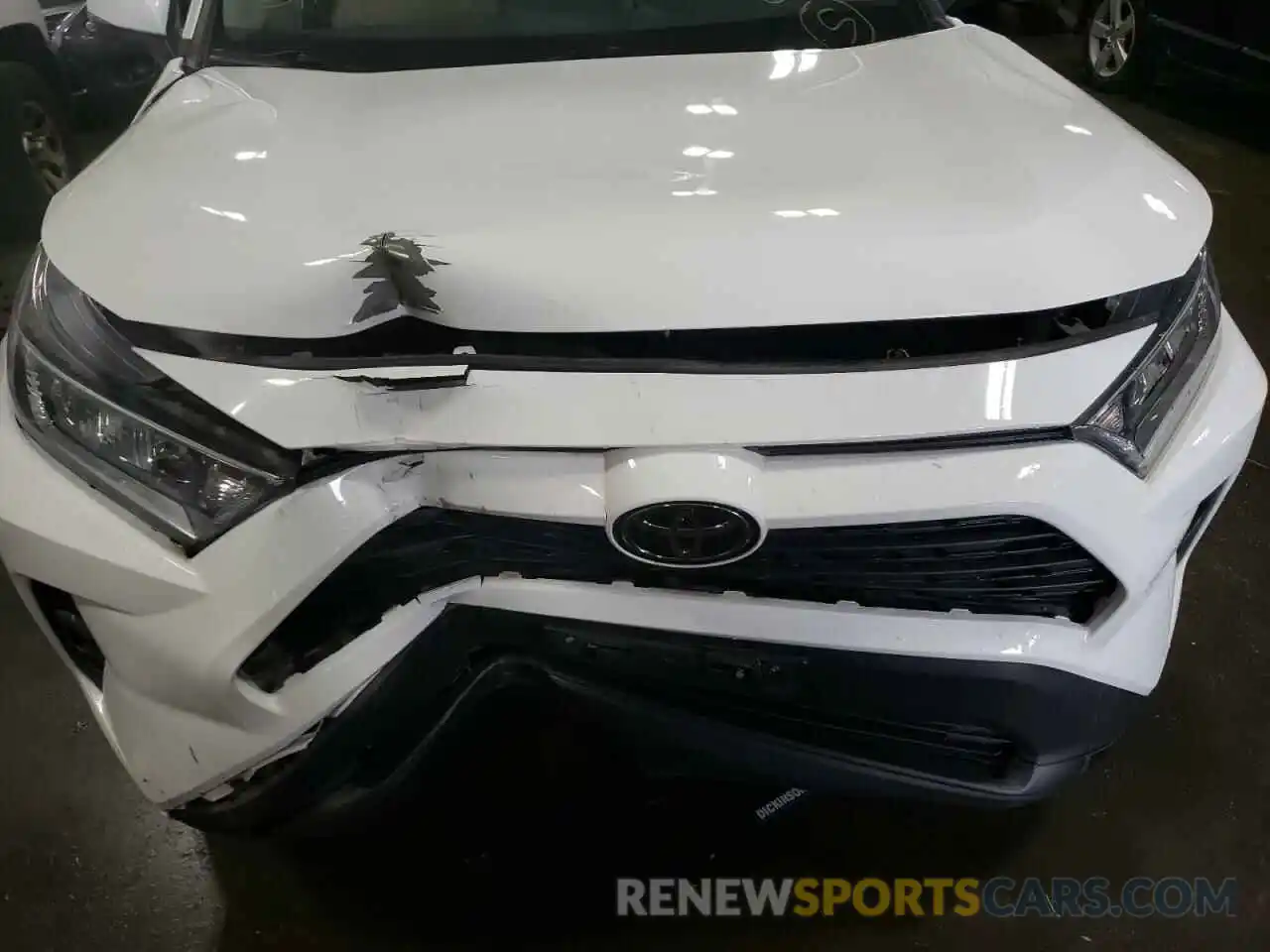 9 Photograph of a damaged car 2T3A1RFV7KW034251 TOYOTA RAV4 2019