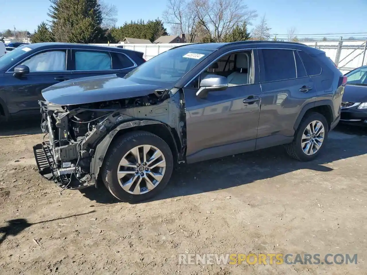 1 Photograph of a damaged car 2T3A1RFV7KW044505 TOYOTA RAV4 2019