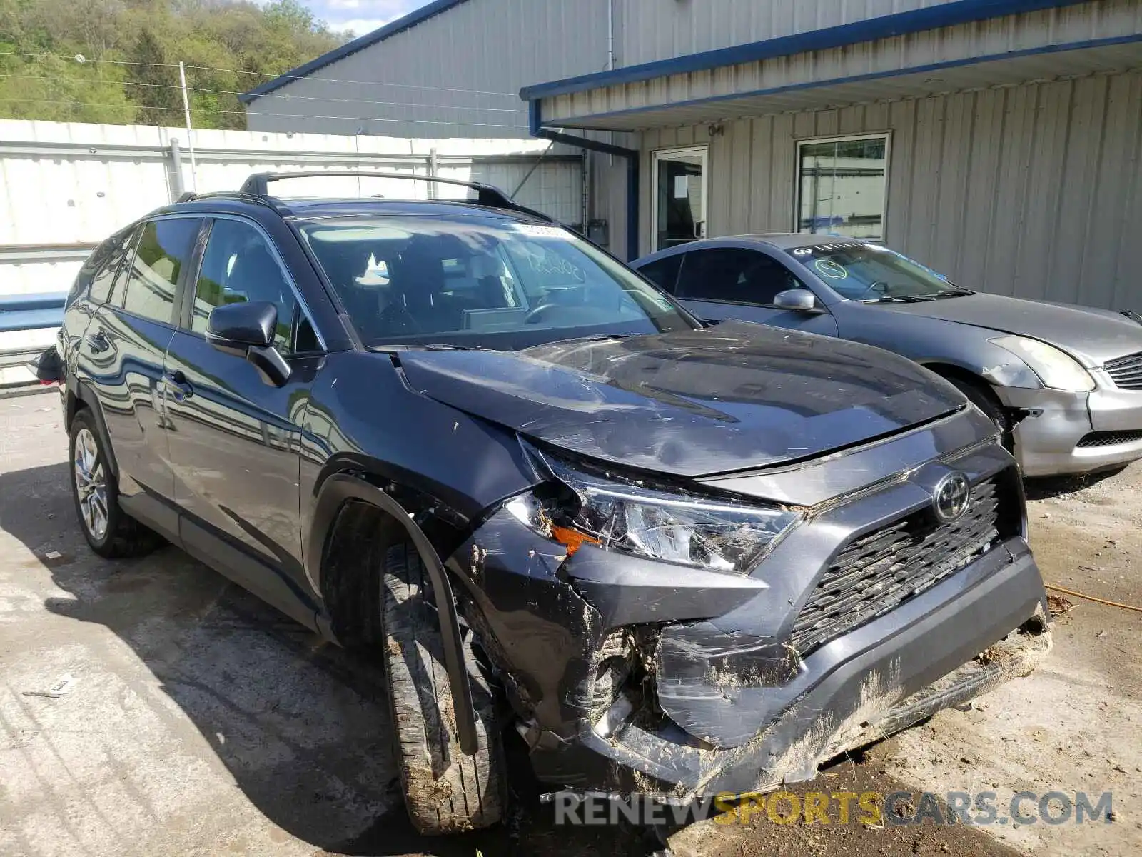 1 Photograph of a damaged car 2T3A1RFV7KW067024 TOYOTA RAV4 2019