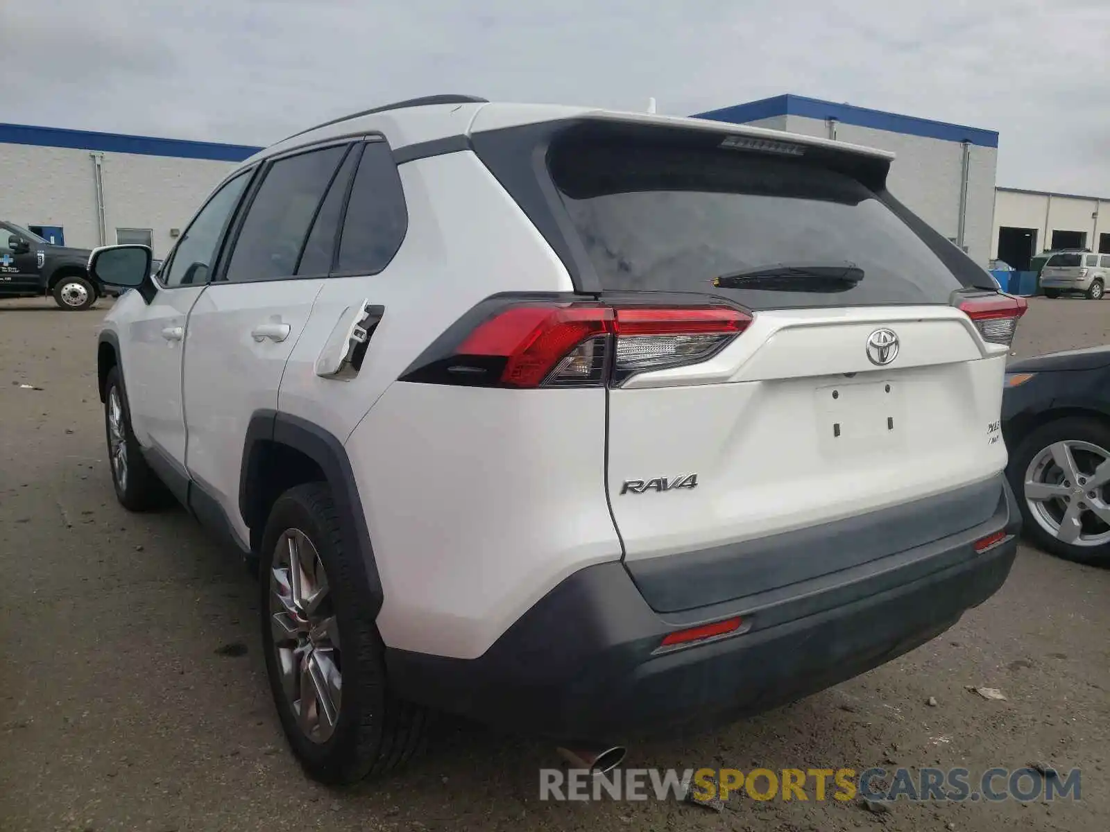 3 Photograph of a damaged car 2T3A1RFV7KW069095 TOYOTA RAV4 2019