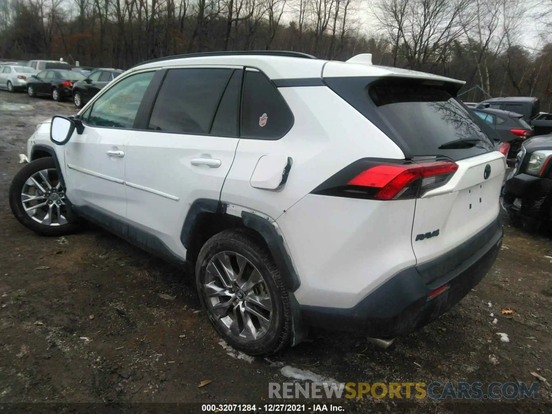 3 Photograph of a damaged car 2T3A1RFV7KW080274 TOYOTA RAV4 2019