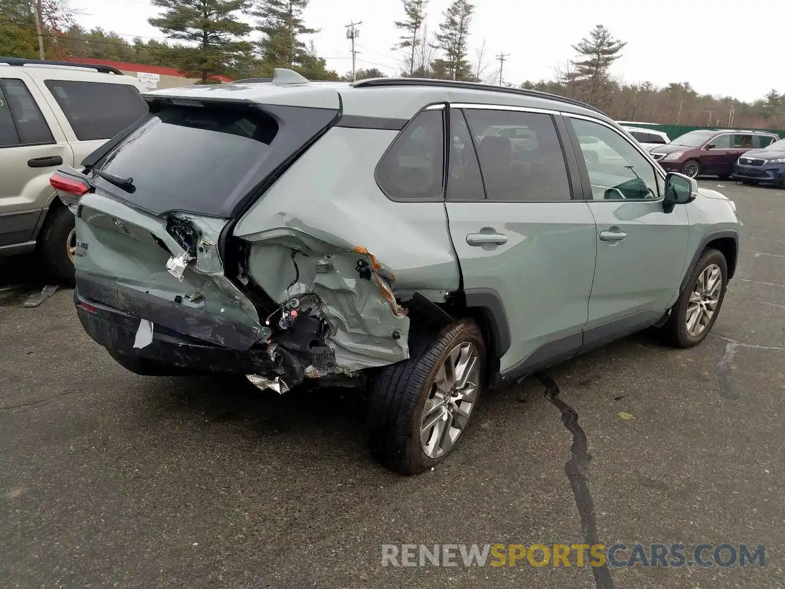 4 Photograph of a damaged car 2T3A1RFV8KC019954 TOYOTA RAV4 2019