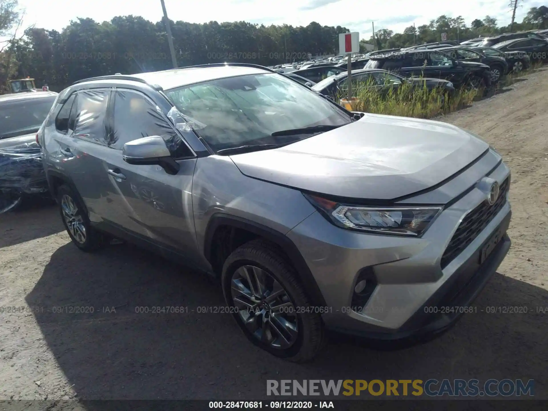 1 Photograph of a damaged car 2T3A1RFV8KC021364 TOYOTA RAV4 2019