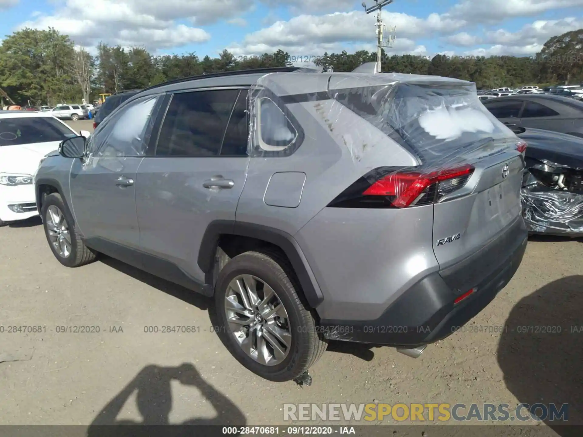 3 Photograph of a damaged car 2T3A1RFV8KC021364 TOYOTA RAV4 2019