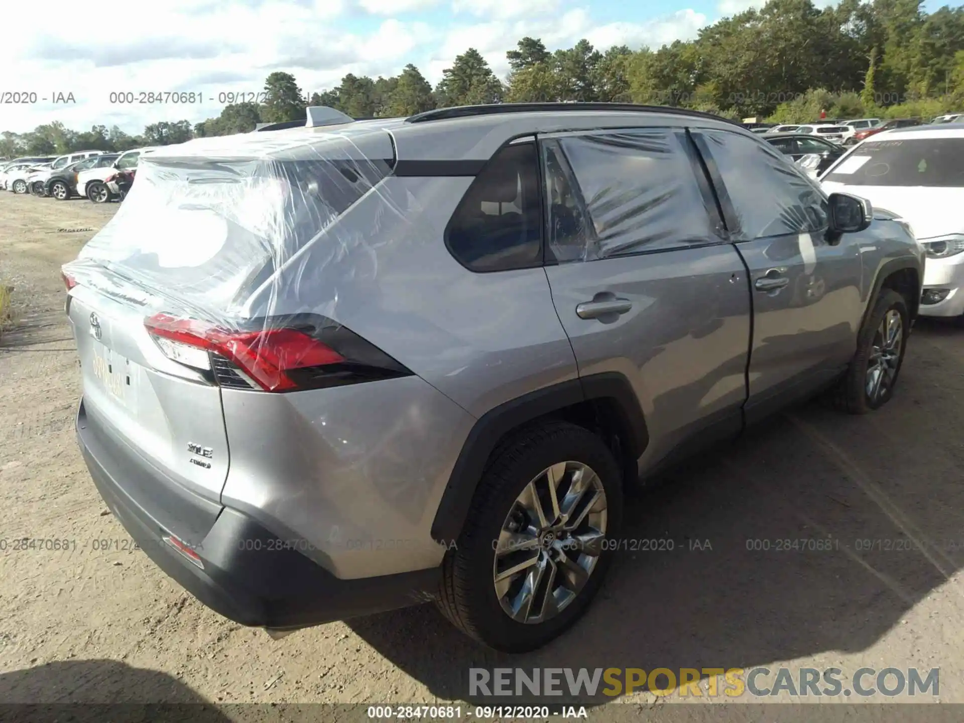 4 Photograph of a damaged car 2T3A1RFV8KC021364 TOYOTA RAV4 2019