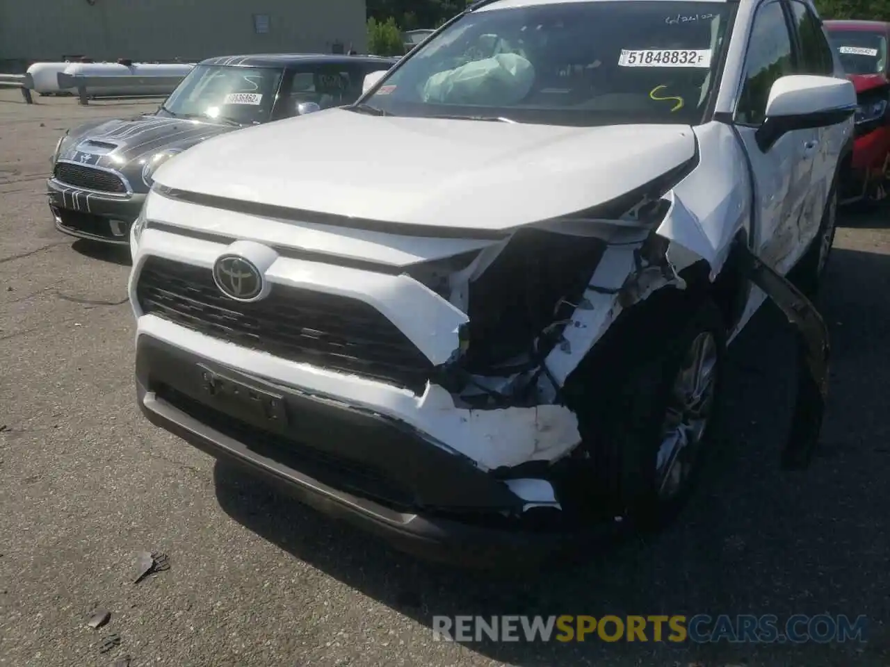 9 Photograph of a damaged car 2T3A1RFV8KC021414 TOYOTA RAV4 2019