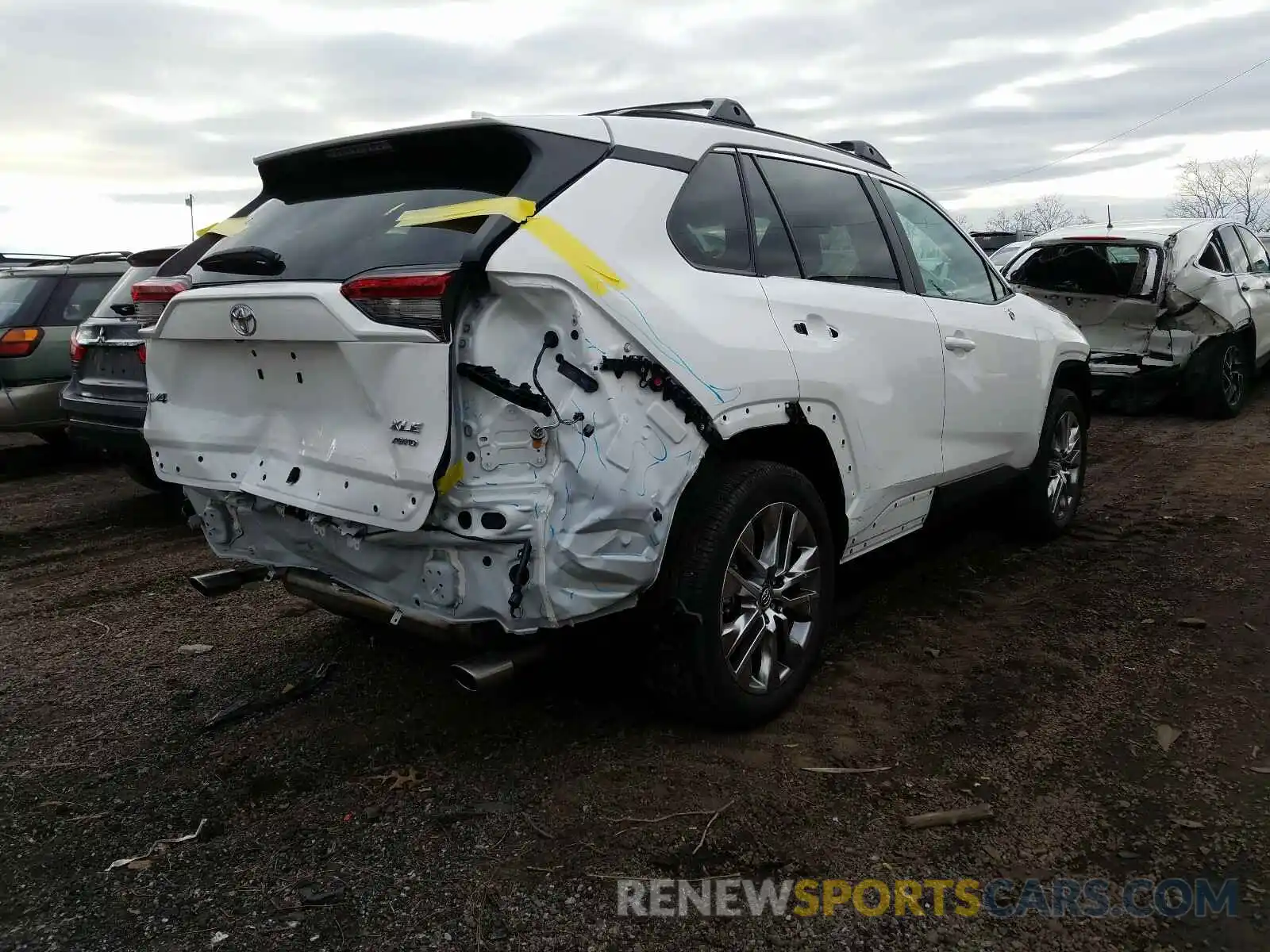 4 Photograph of a damaged car 2T3A1RFV8KC036334 TOYOTA RAV4 2019