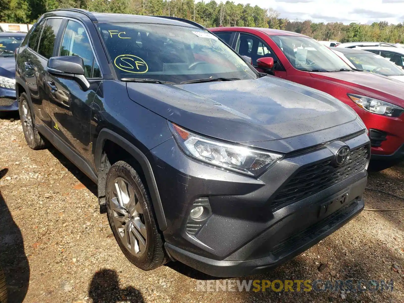 1 Photograph of a damaged car 2T3A1RFV8KC047706 TOYOTA RAV4 2019