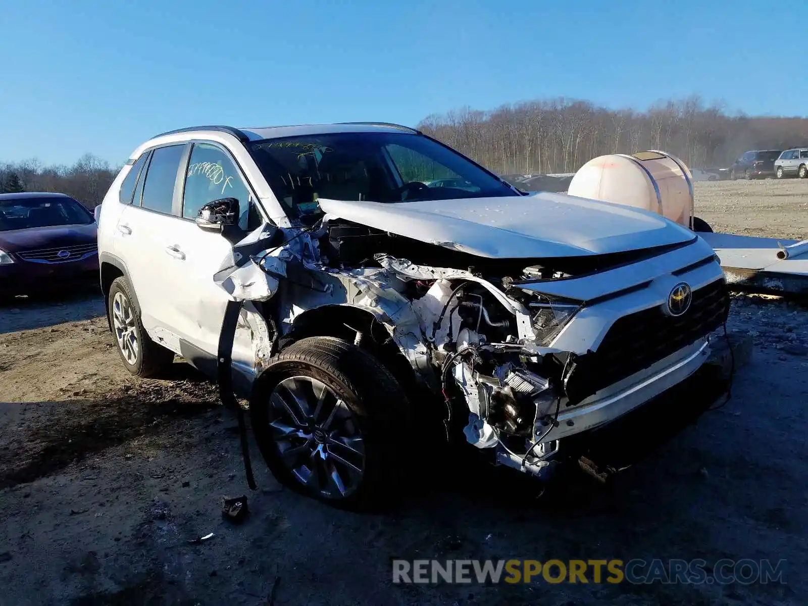 1 Photograph of a damaged car 2T3A1RFV8KW001839 TOYOTA RAV4 2019