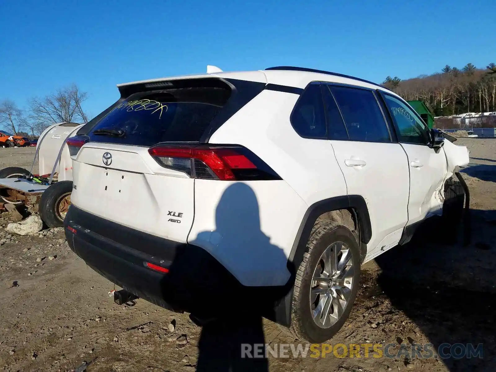 4 Photograph of a damaged car 2T3A1RFV8KW001839 TOYOTA RAV4 2019