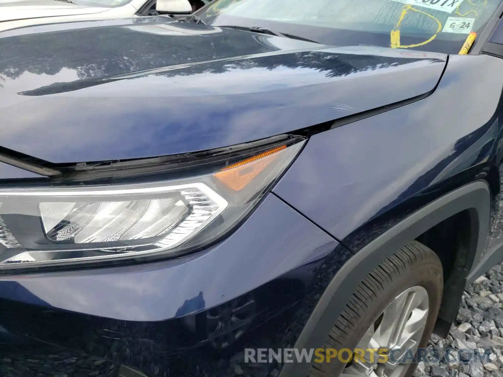 9 Photograph of a damaged car 2T3A1RFV8KW057764 TOYOTA RAV4 2019