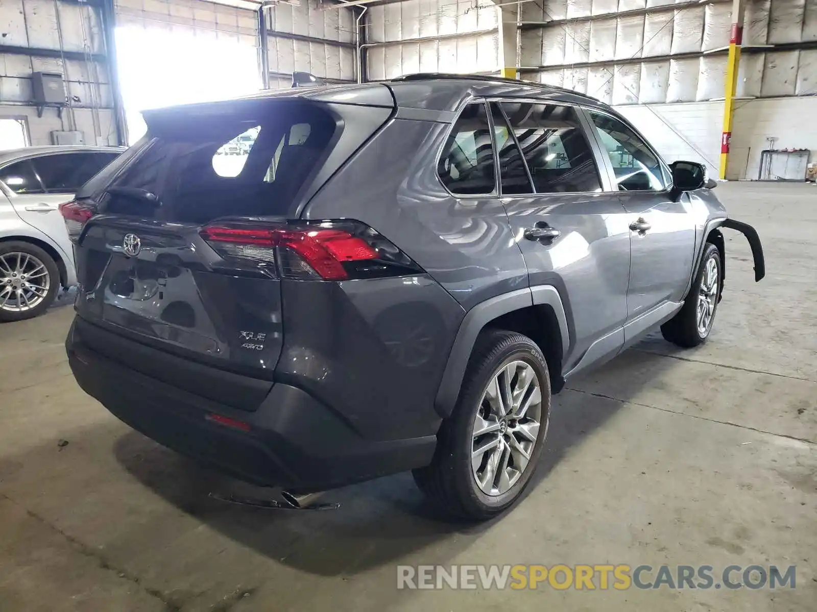 4 Photograph of a damaged car 2T3A1RFV8KW068151 TOYOTA RAV4 2019