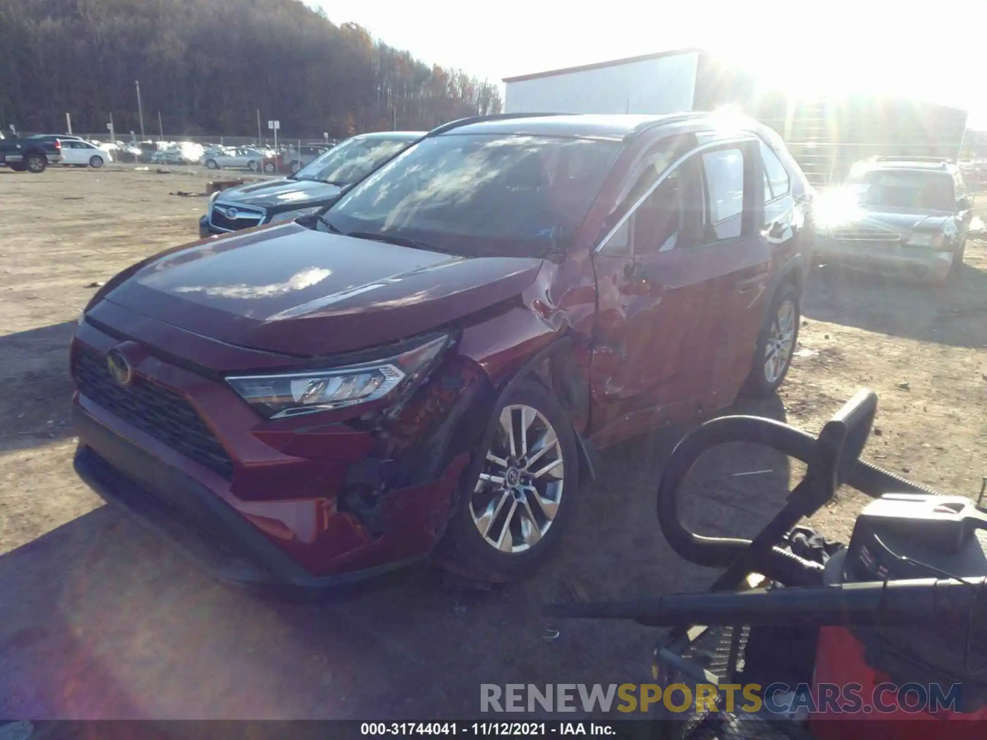 2 Photograph of a damaged car 2T3A1RFV8KW072829 TOYOTA RAV4 2019