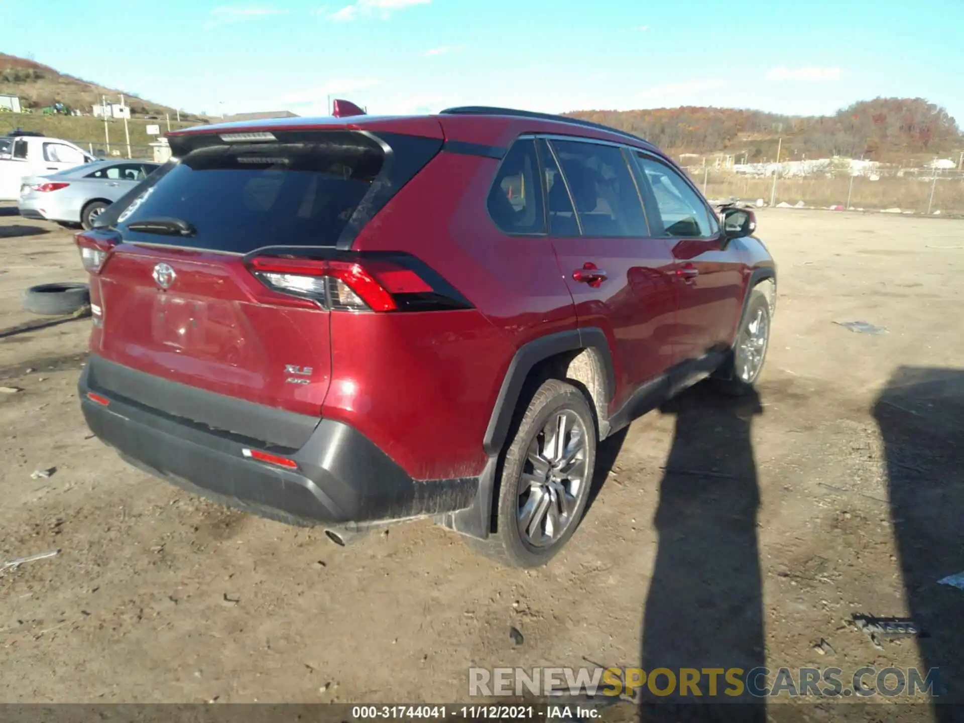 4 Photograph of a damaged car 2T3A1RFV8KW072829 TOYOTA RAV4 2019