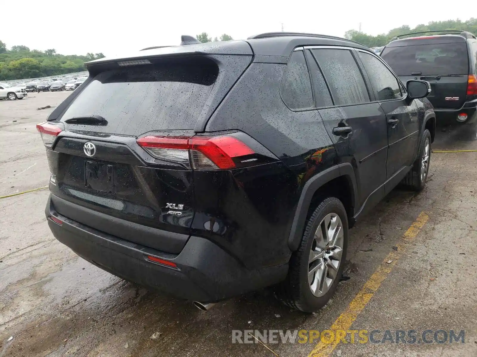 4 Photograph of a damaged car 2T3A1RFV9KC027089 TOYOTA RAV4 2019