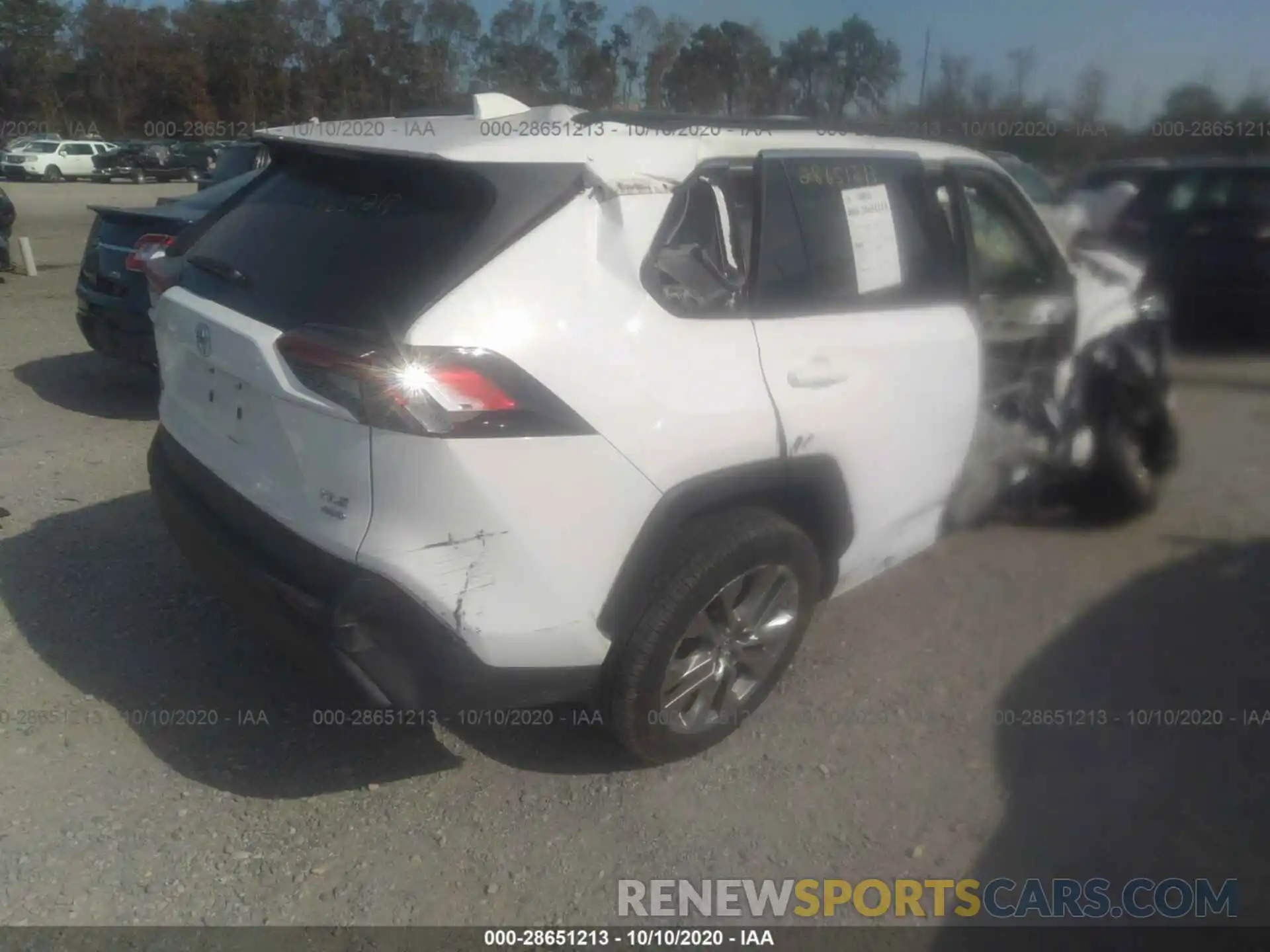 4 Photograph of a damaged car 2T3A1RFV9KC044720 TOYOTA RAV4 2019