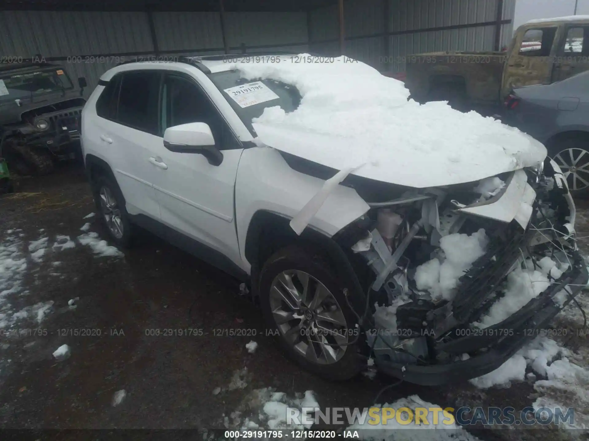 1 Photograph of a damaged car 2T3A1RFV9KW013644 TOYOTA RAV4 2019