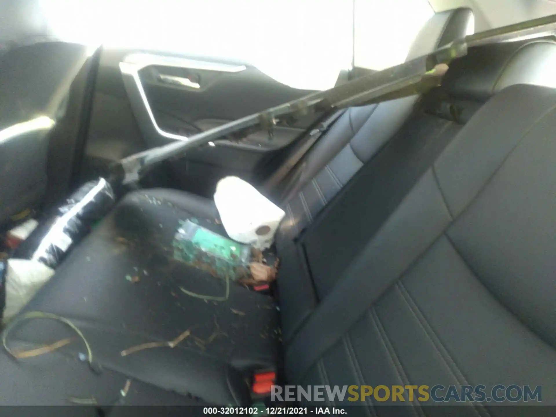 8 Photograph of a damaged car 2T3A1RFV9KW054081 TOYOTA RAV4 2019