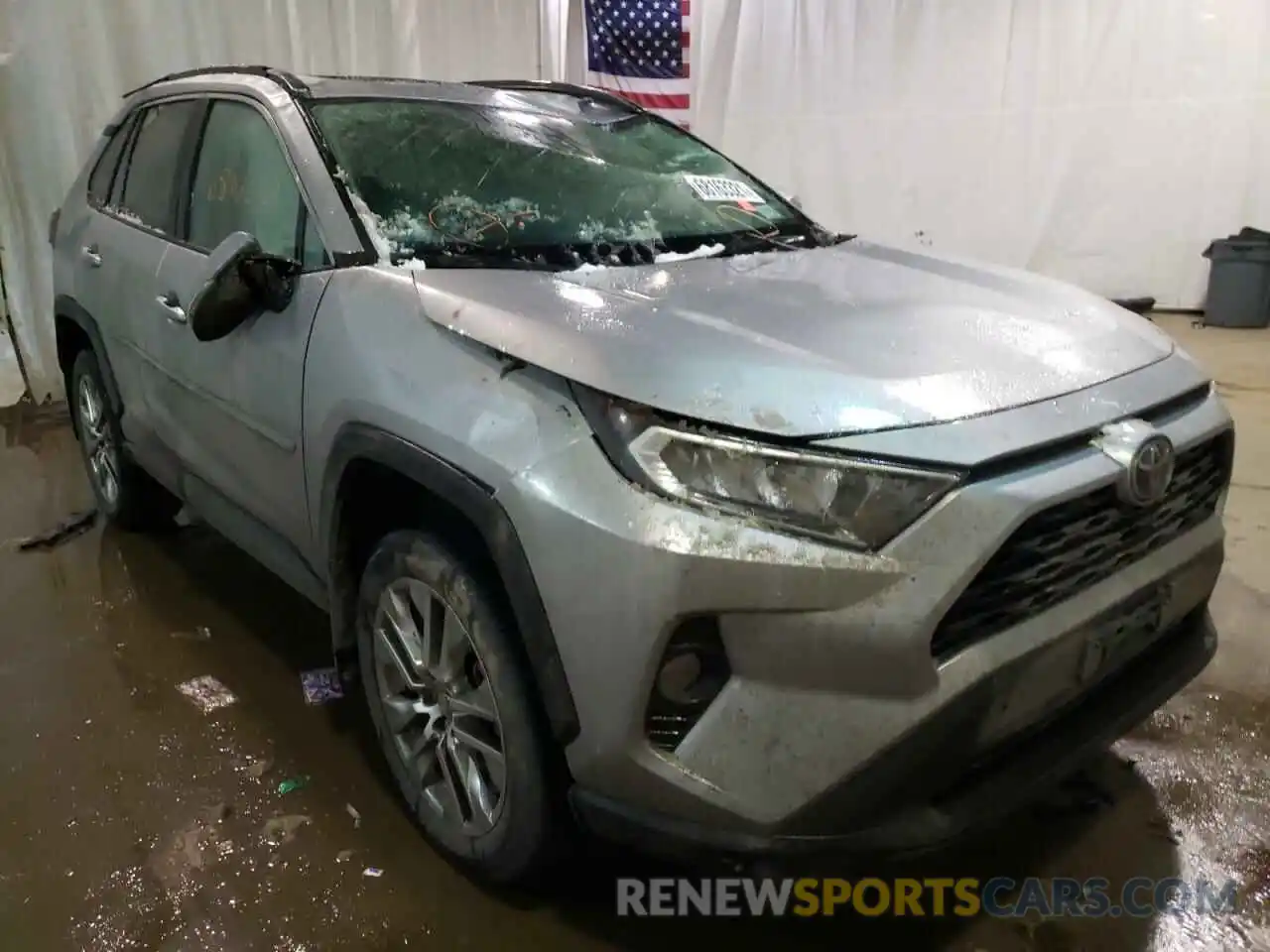 1 Photograph of a damaged car 2T3A1RFVXKC039493 TOYOTA RAV4 2019