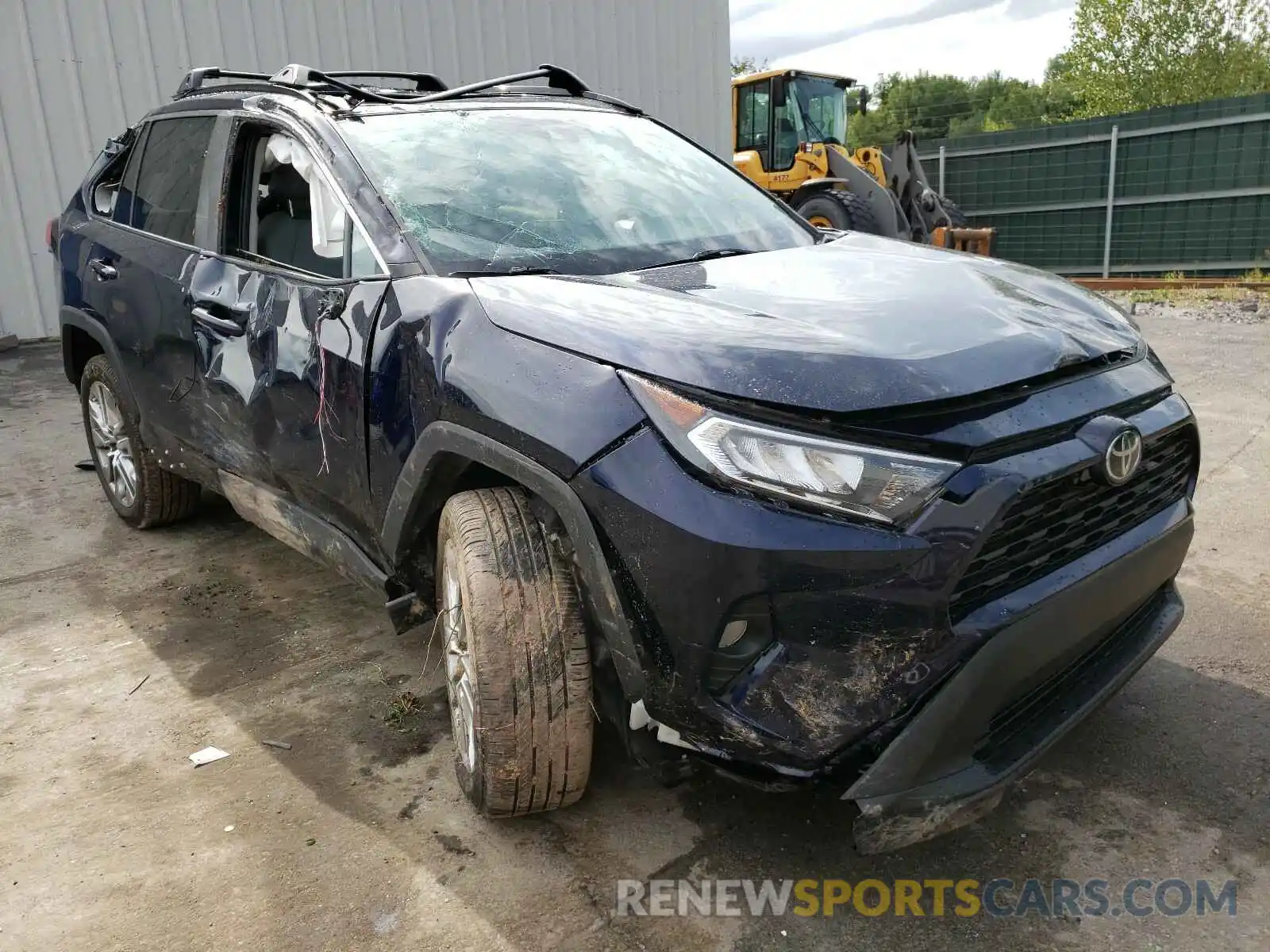 1 Фотография поврежденного автомобиля 2T3A1RFVXKC051000 TOYOTA RAV4 2019