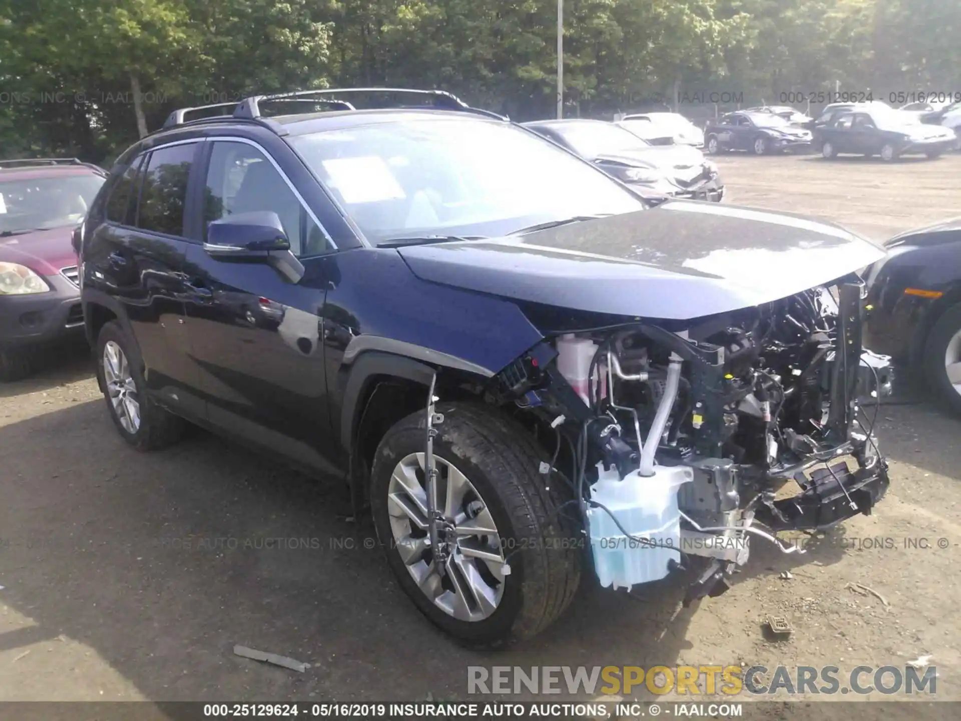 1 Photograph of a damaged car 2T3A1RFVXKW010171 TOYOTA RAV4 2019