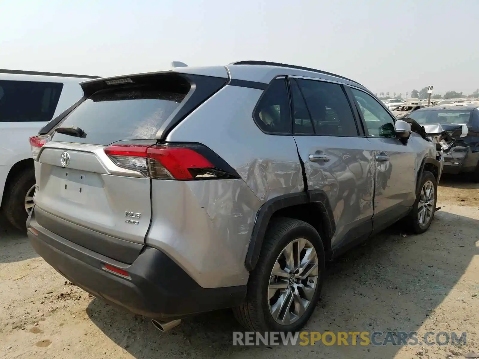 4 Photograph of a damaged car 2T3A1RFVXKW049617 TOYOTA RAV4 2019