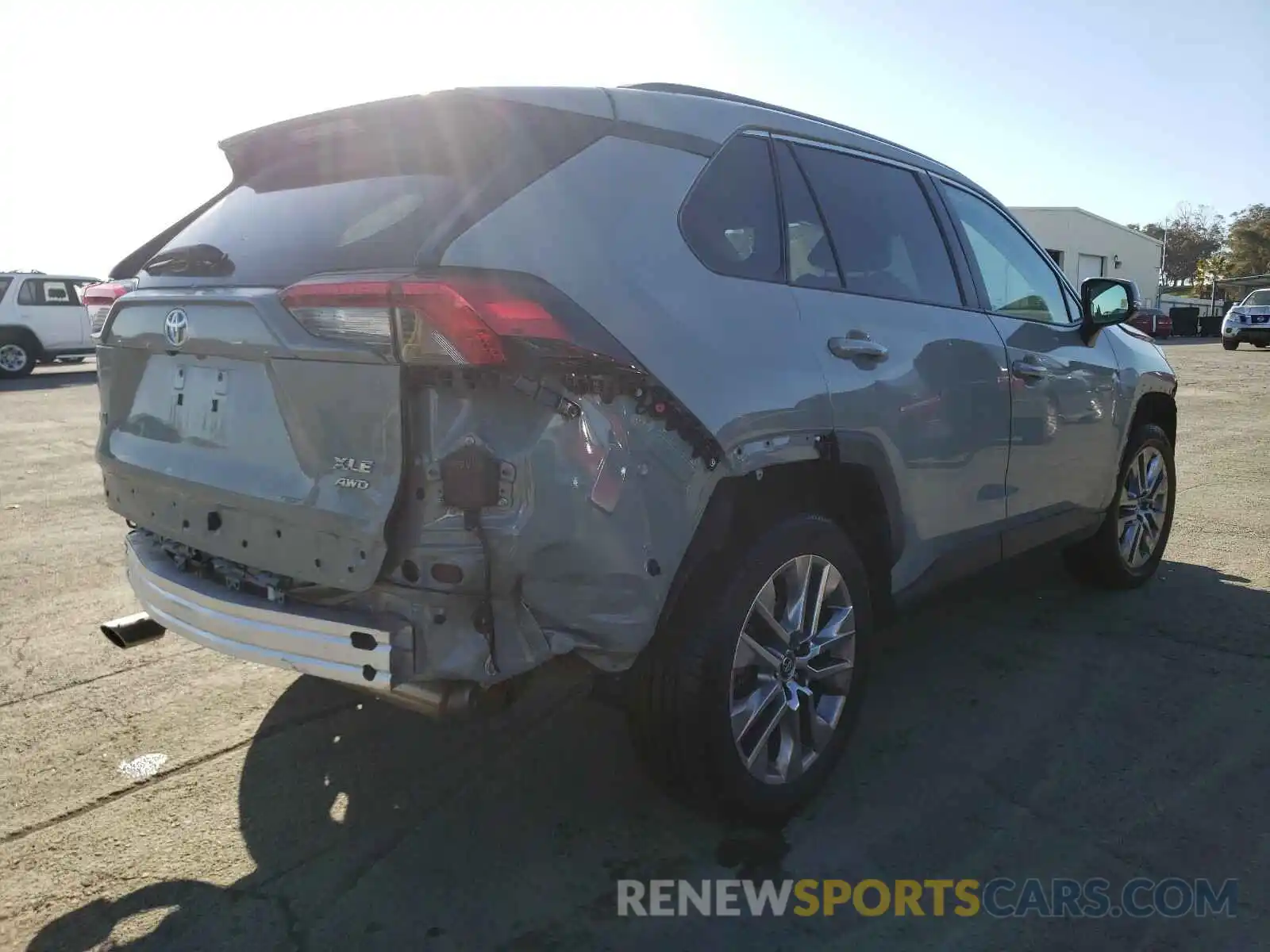 4 Photograph of a damaged car 2T3A1RFVXKW053330 TOYOTA RAV4 2019