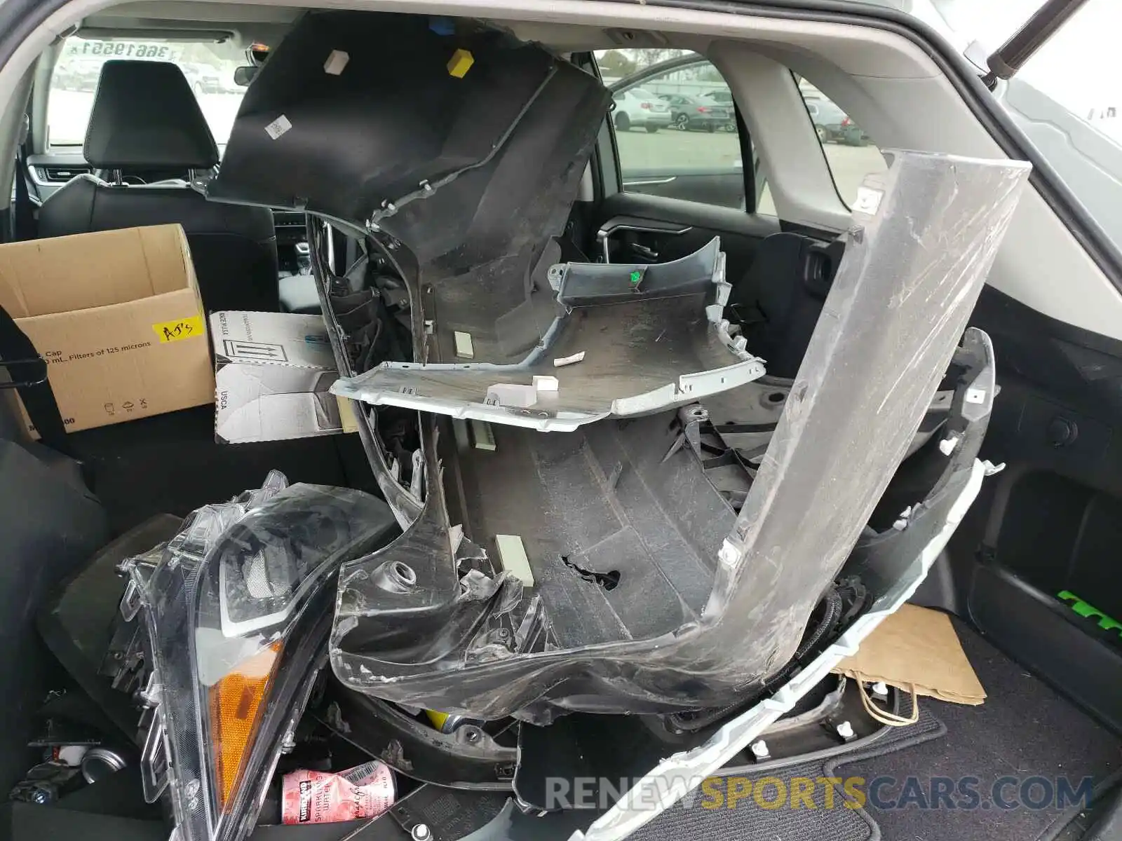 9 Photograph of a damaged car 2T3A1RFVXKW053330 TOYOTA RAV4 2019