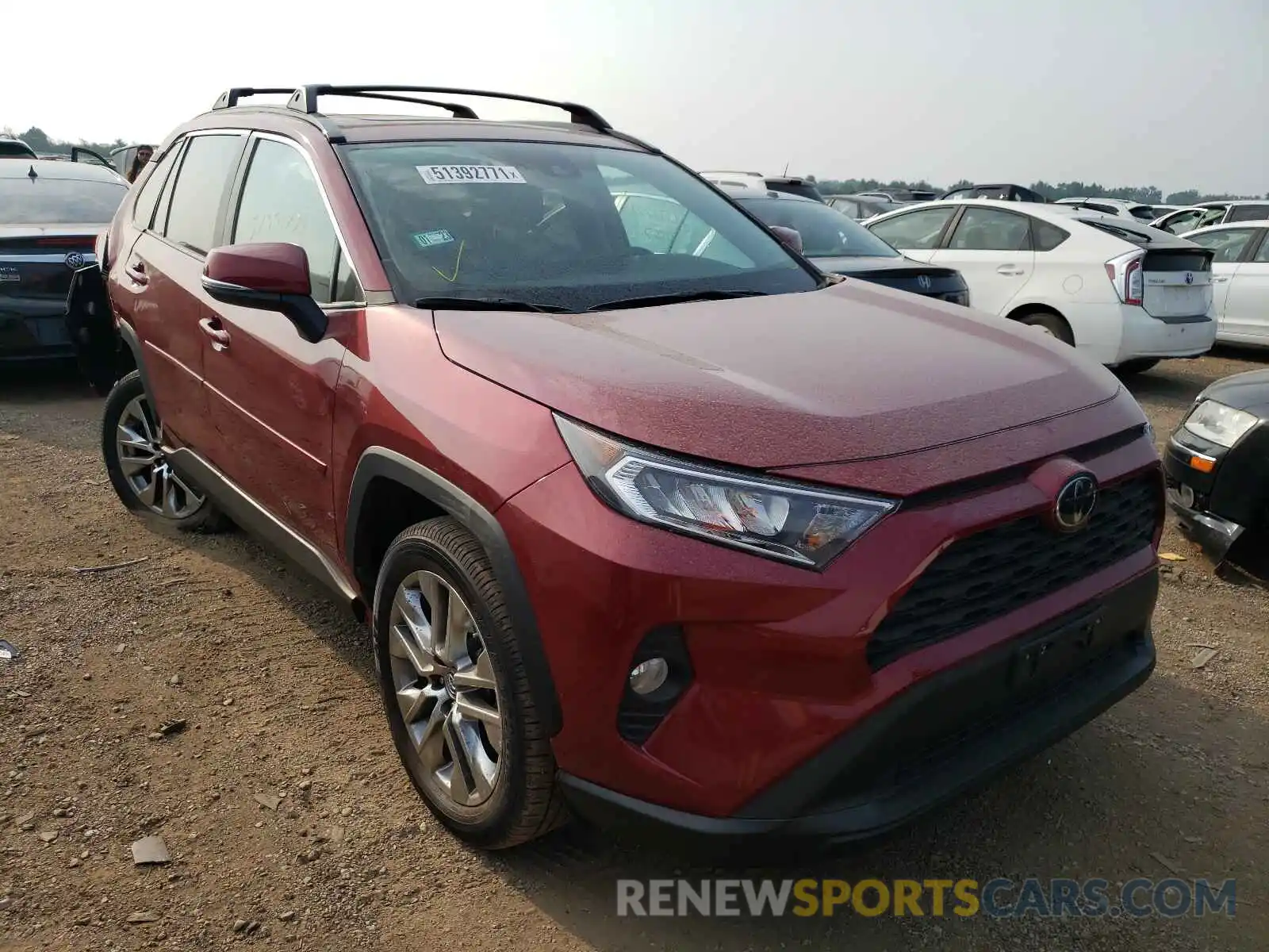 1 Photograph of a damaged car 2T3A1RFVXKW070919 TOYOTA RAV4 2019