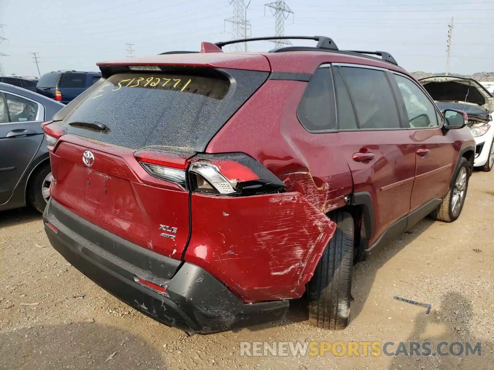 4 Photograph of a damaged car 2T3A1RFVXKW070919 TOYOTA RAV4 2019