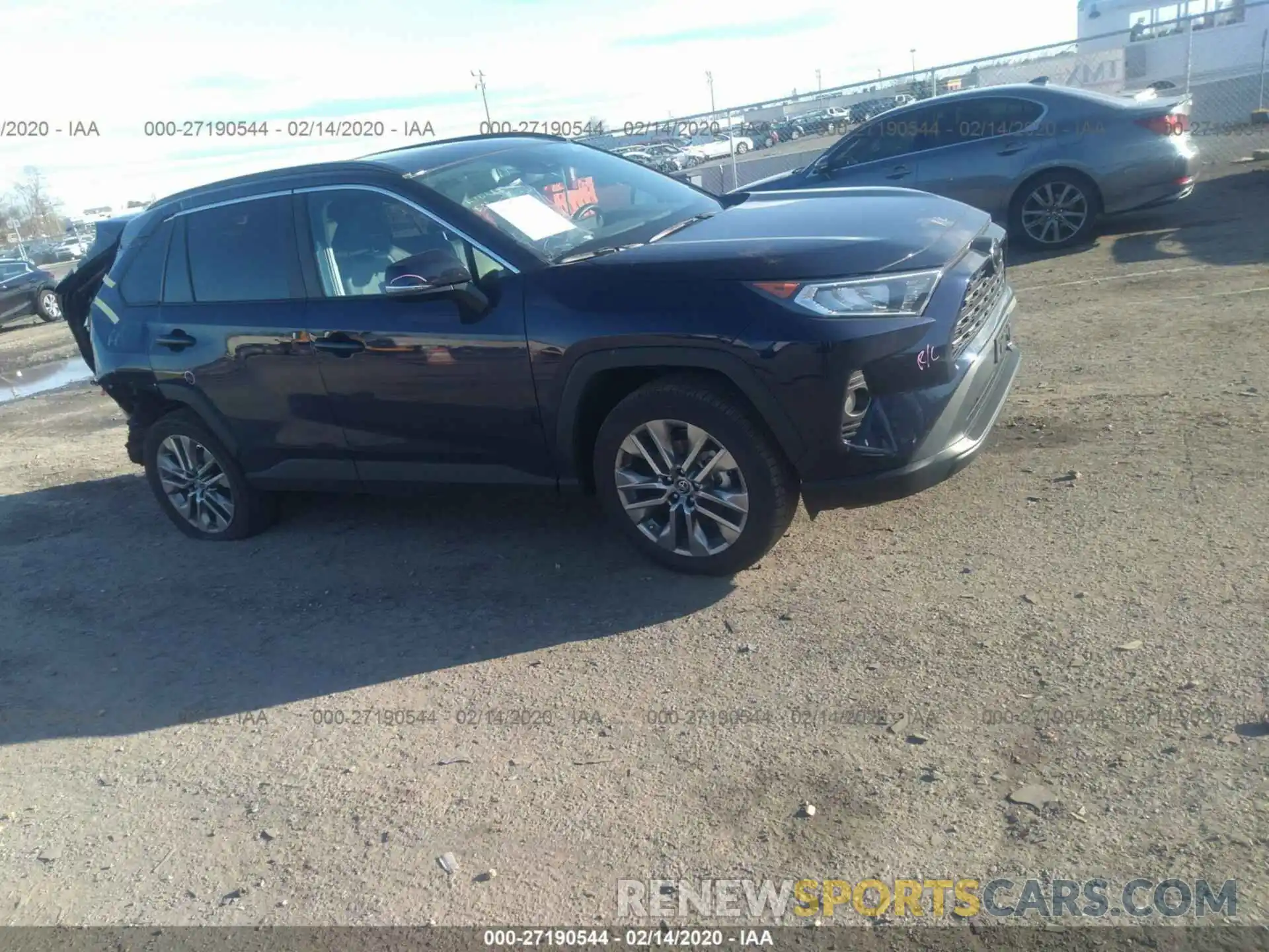 1 Photograph of a damaged car 2T3A1RFVXKW075764 TOYOTA RAV4 2019