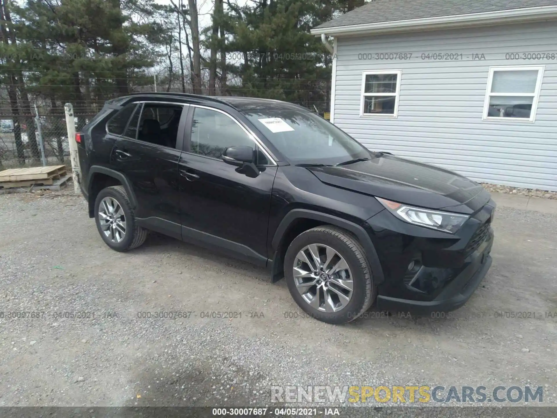 1 Photograph of a damaged car 2T3A1RFVXKW075960 TOYOTA RAV4 2019