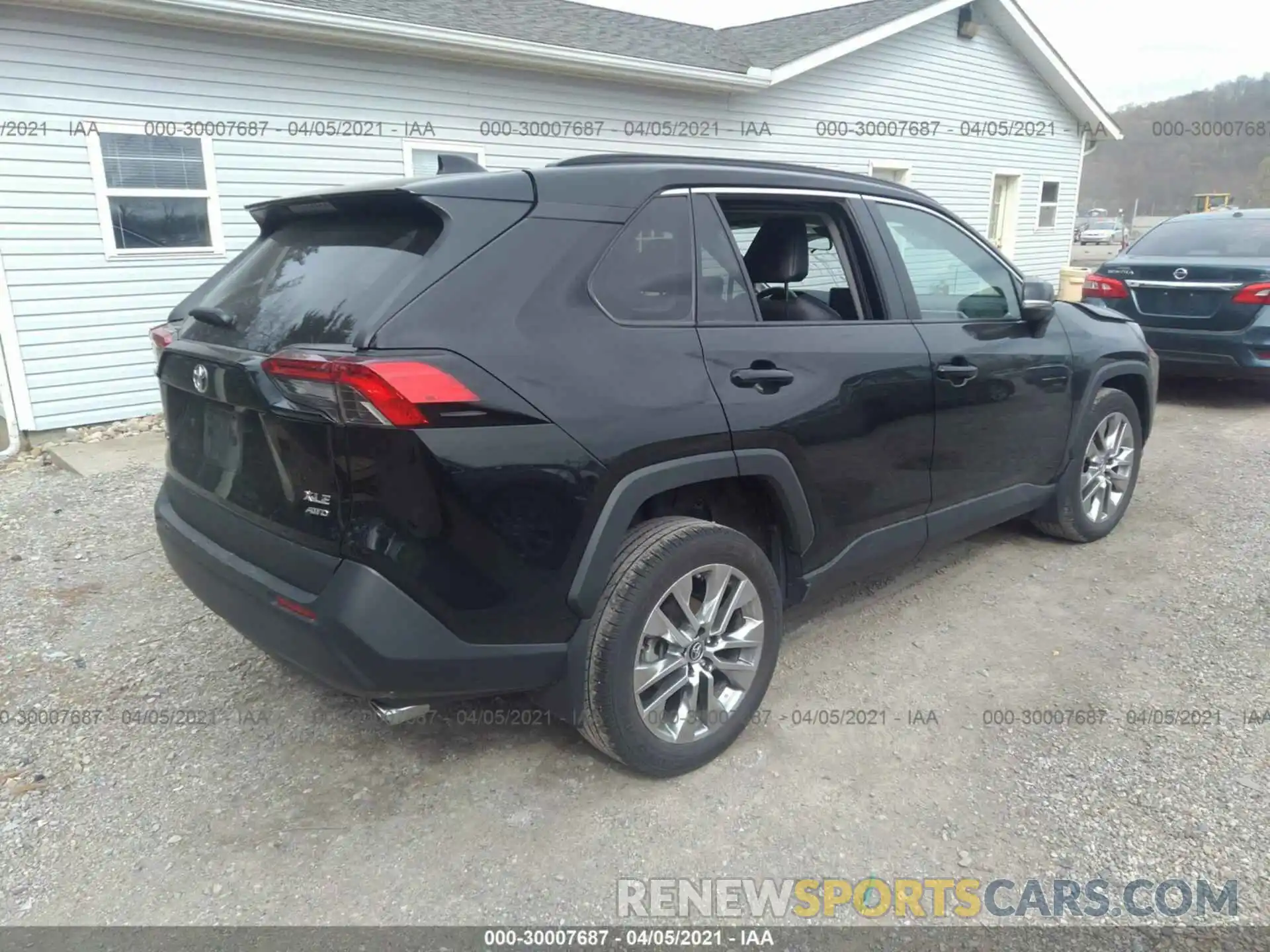 4 Photograph of a damaged car 2T3A1RFVXKW075960 TOYOTA RAV4 2019