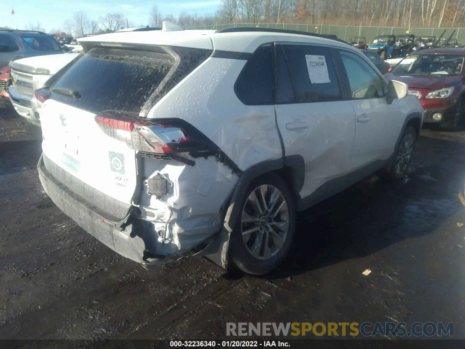 4 Photograph of a damaged car 2T3A1RFVXKW079586 TOYOTA RAV4 2019