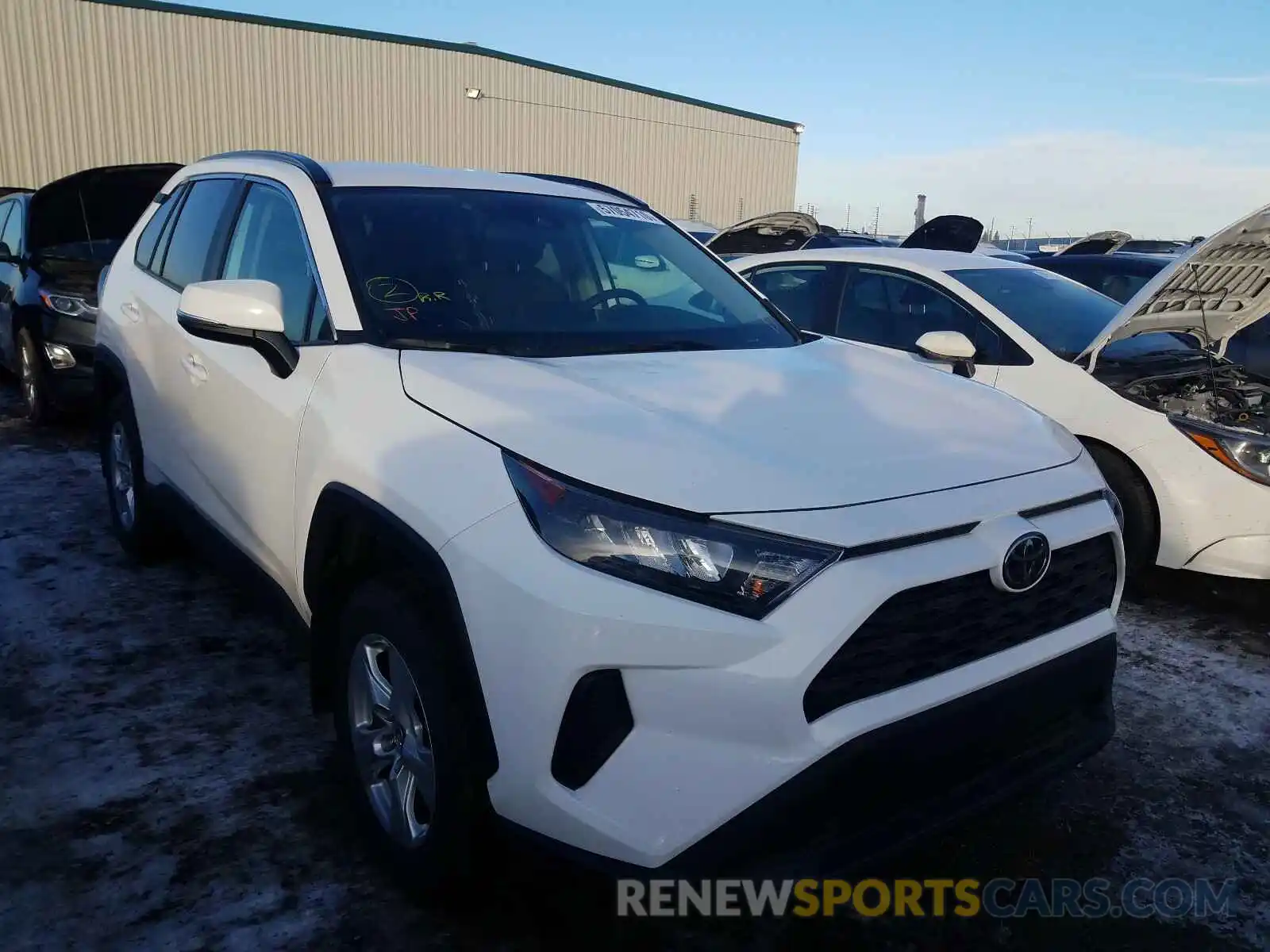 1 Photograph of a damaged car 2T3B1RFV1KW061711 TOYOTA RAV4 2019