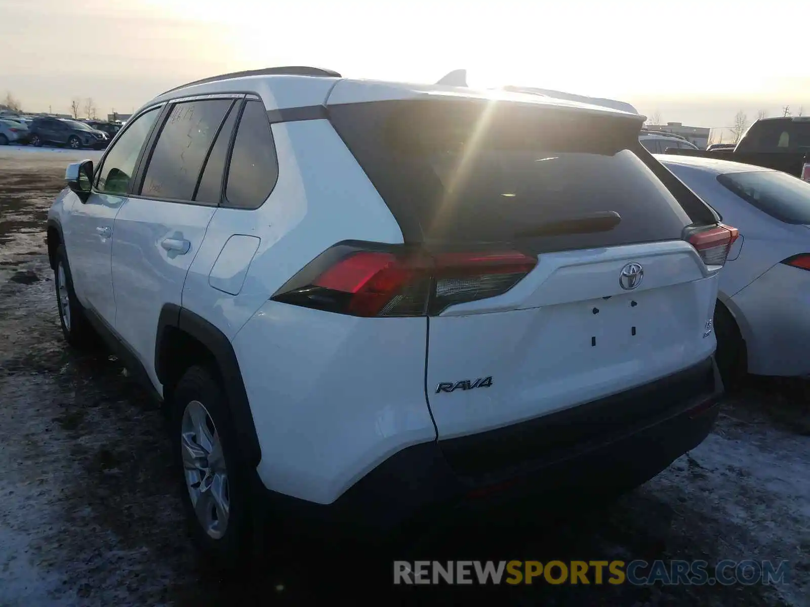 3 Photograph of a damaged car 2T3B1RFV1KW061711 TOYOTA RAV4 2019